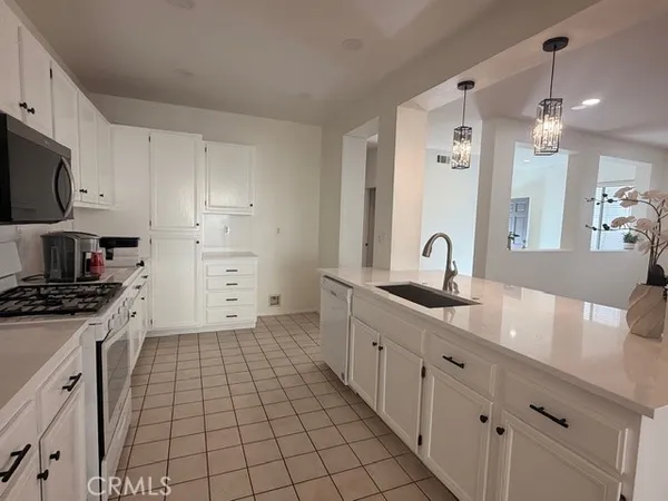 $5,500 | 27 Ohio, Irvine, CA 92606