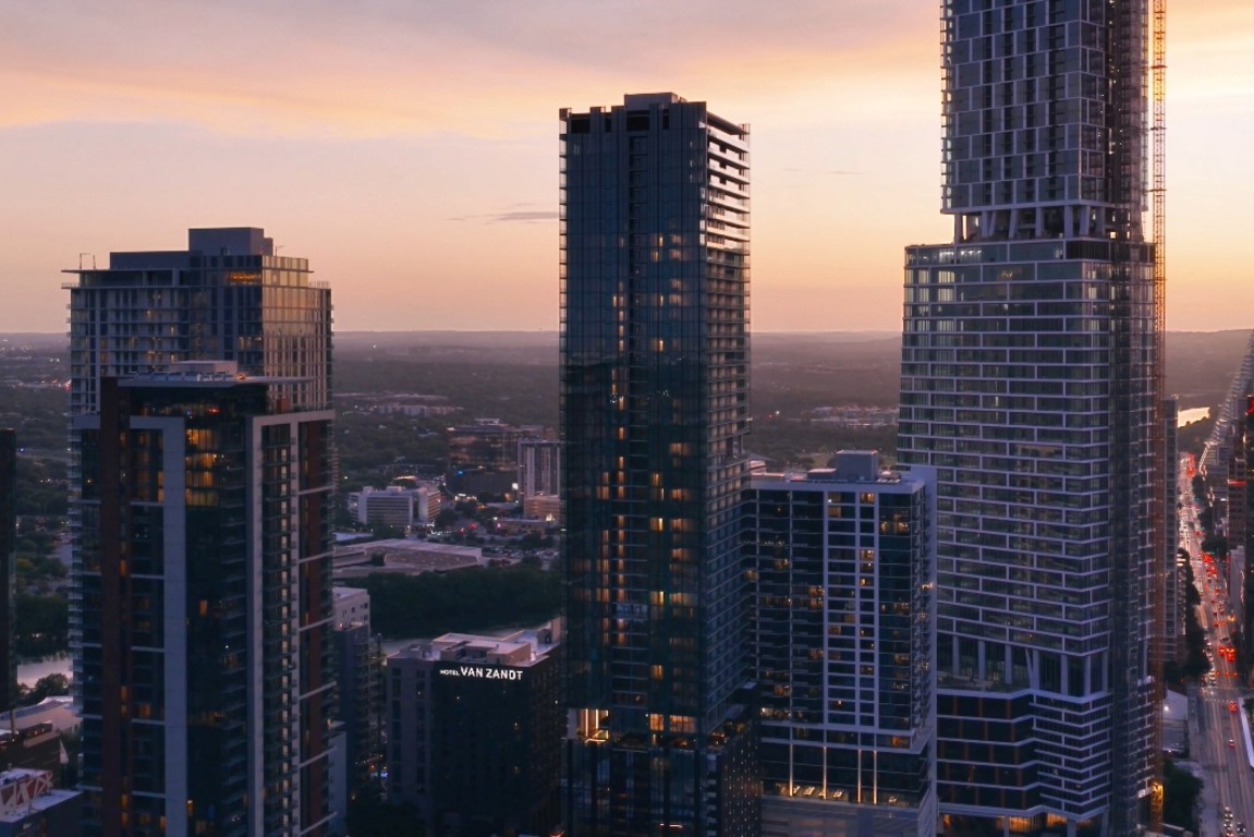 610 Davis Street, Unit 2504 Austin, TX 78701 - Photo 15 of 28 a city view