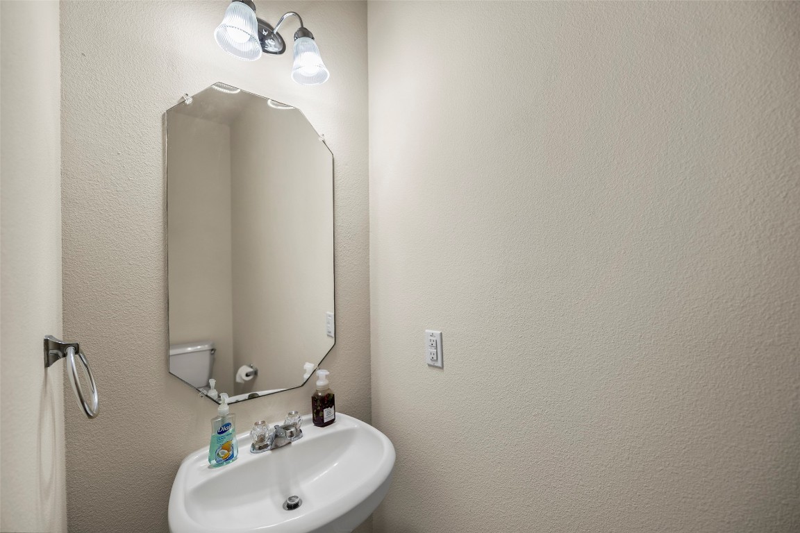 9934 Yearling Place Conroe, TX 77385 - Photo 38 of 47 1/2 bath