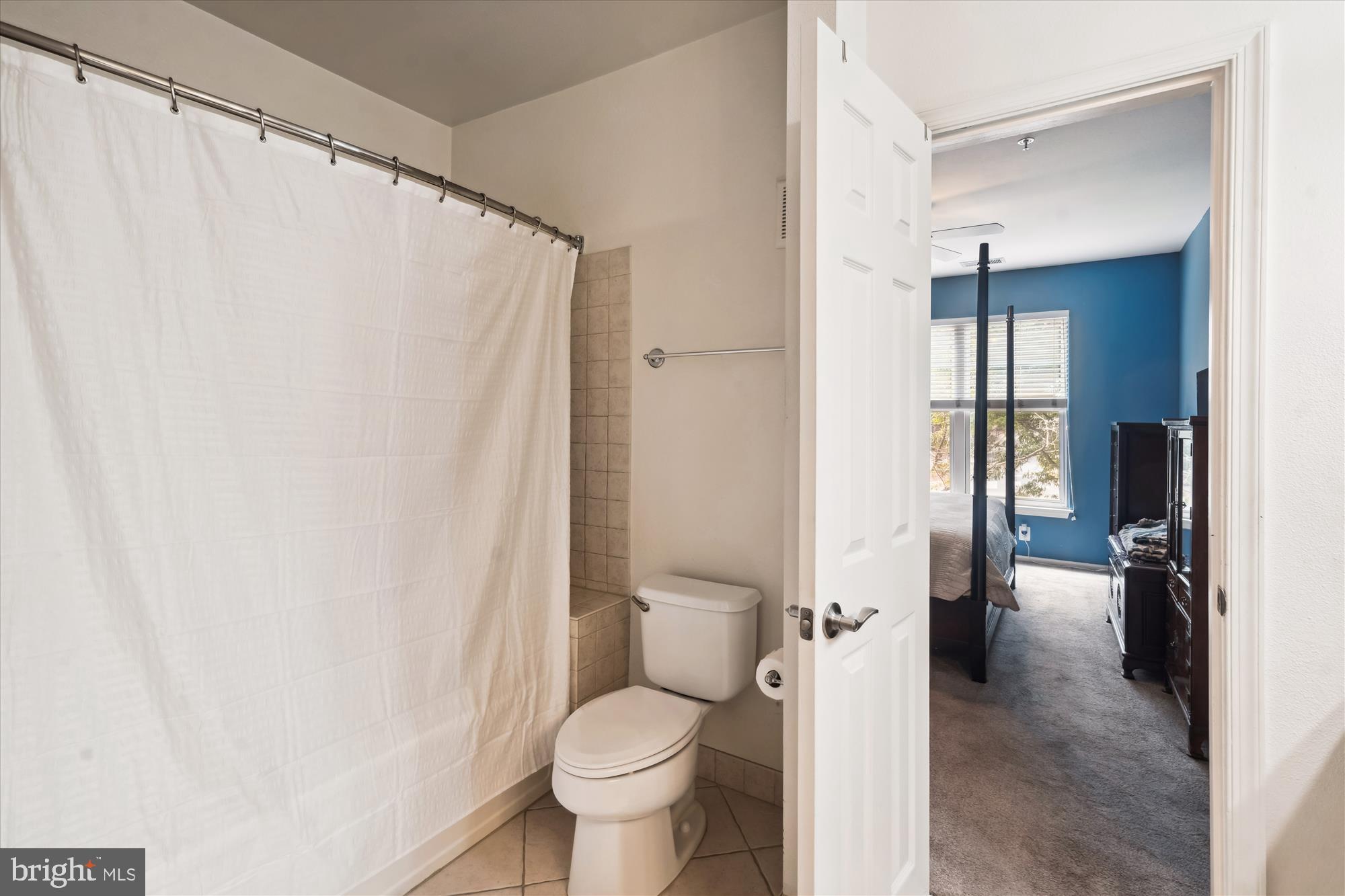11800 Old Georgetown Road, Unit 1217 North Bethesda, MD 20852 - Photo 17 of 45 Primary Bath