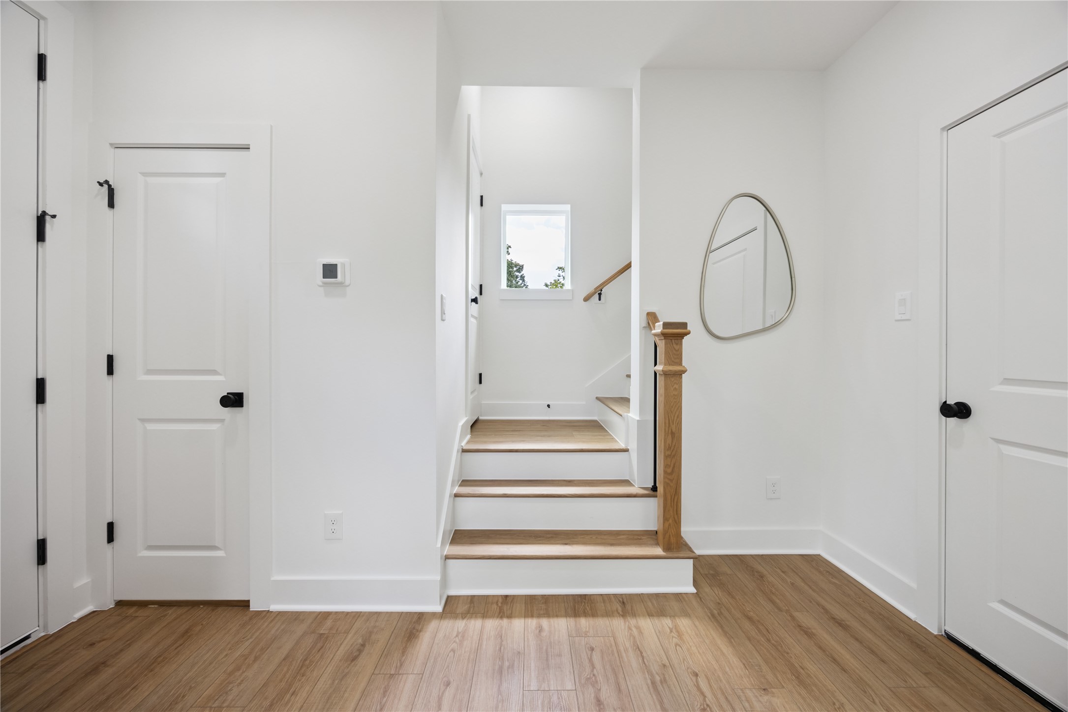 835 Rachel Street, Unit E Houston, TX 77091 - Photo 21 of 22 Front Door Entrance