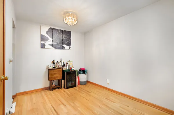 $160,000 | 914 North Austin Boulevard, Unit C9, Oak Park, IL 60302