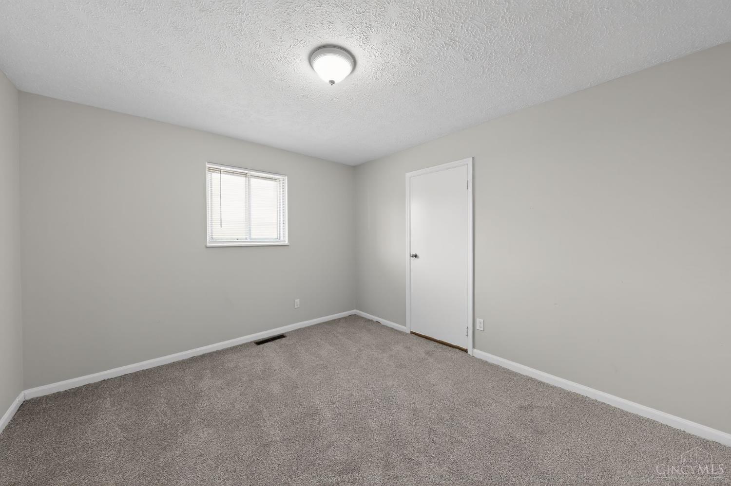 1854 Windmill Way Cincinnati, OH 45240 - Photo 6 of 33