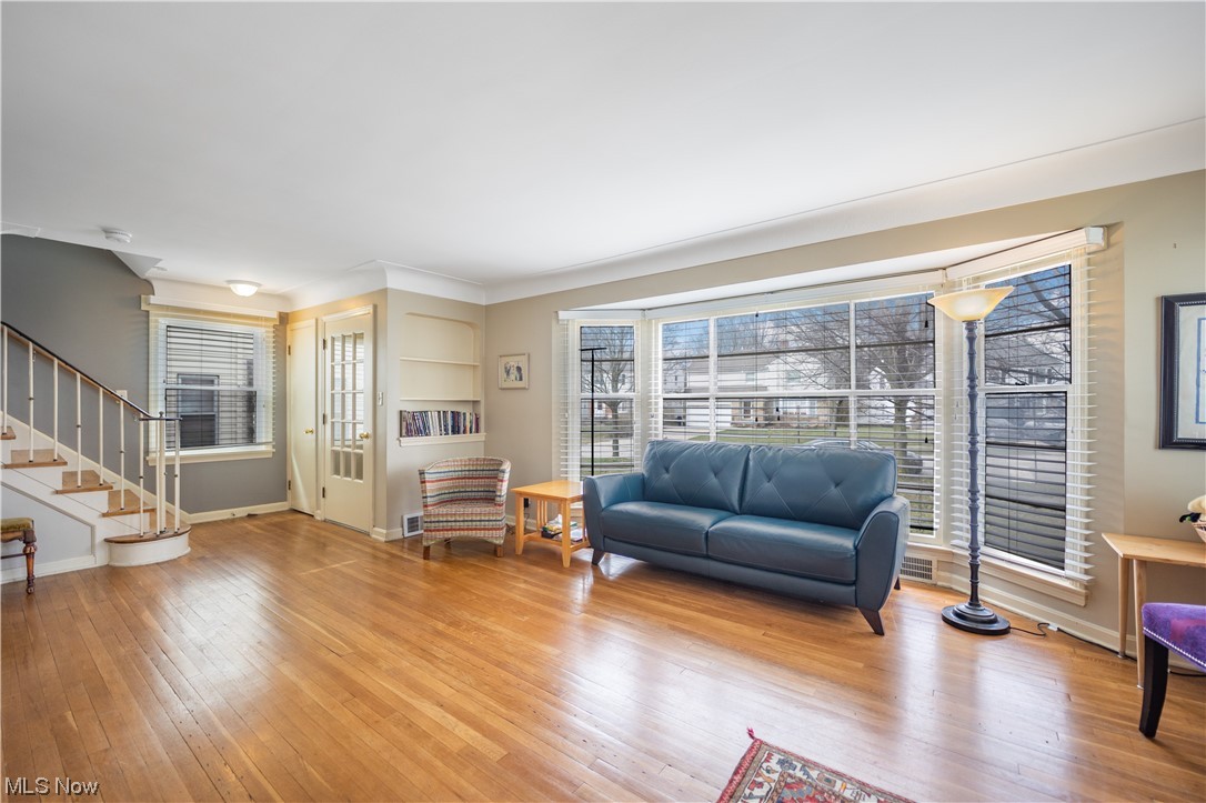 2605 Milton Road Cleveland, OH 44118 - Photo 6 of 44 Gallery Image 6