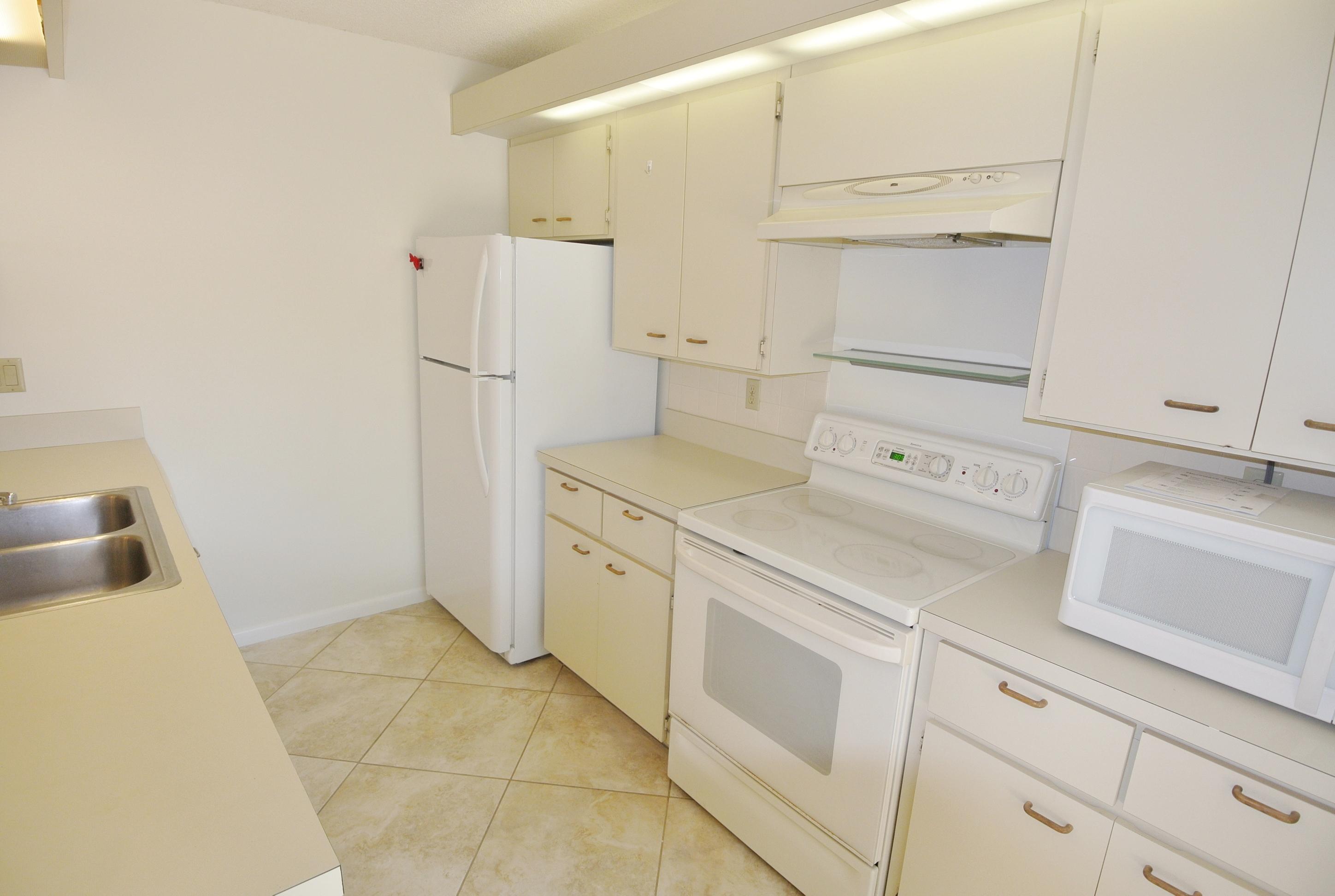 2802 28th Court Jupiter, FL 33477 - Photo 2 of 17 DSC_5468