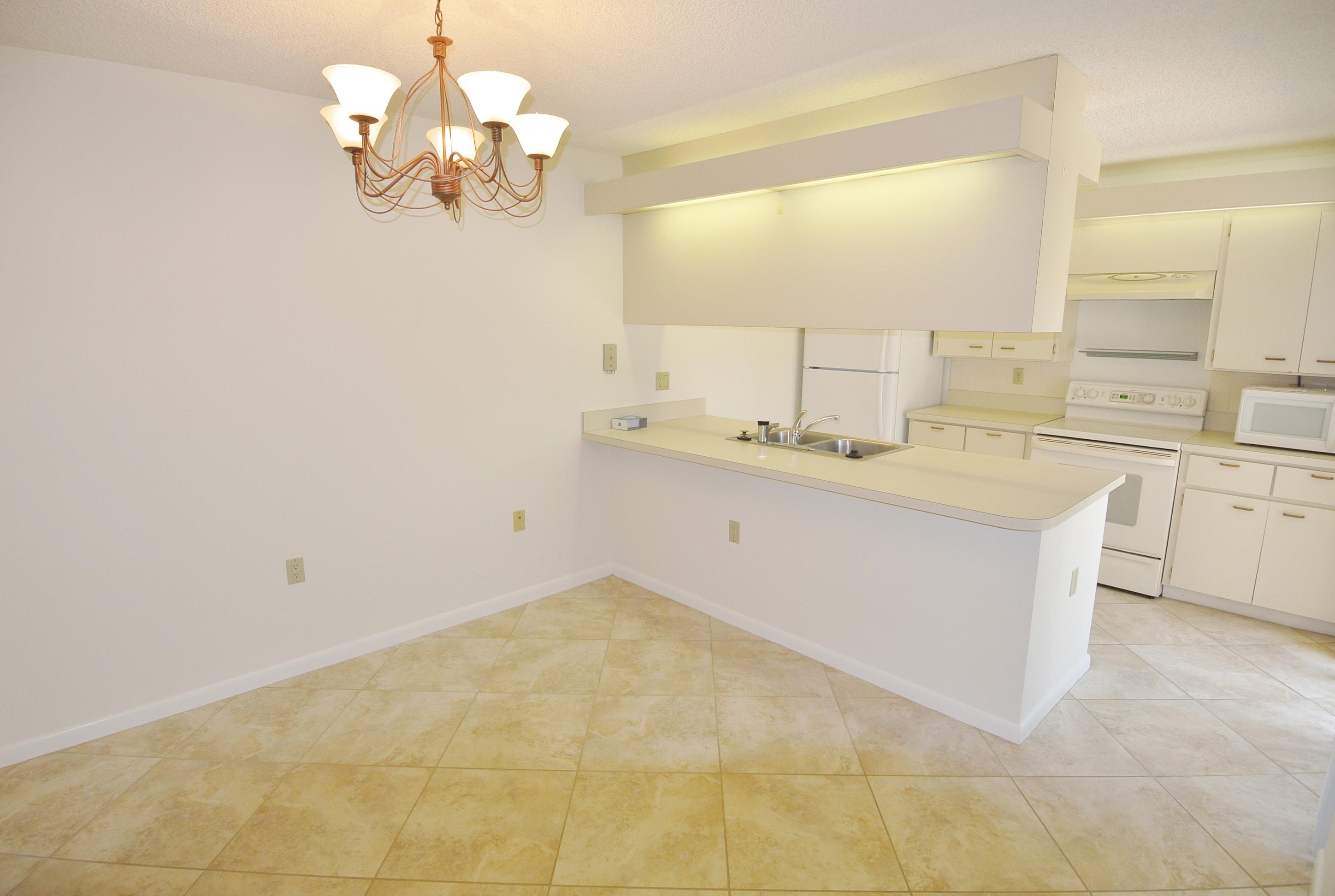 2802 28th Court Jupiter, FL 33477 - Photo 9 of 17 DSC_5461