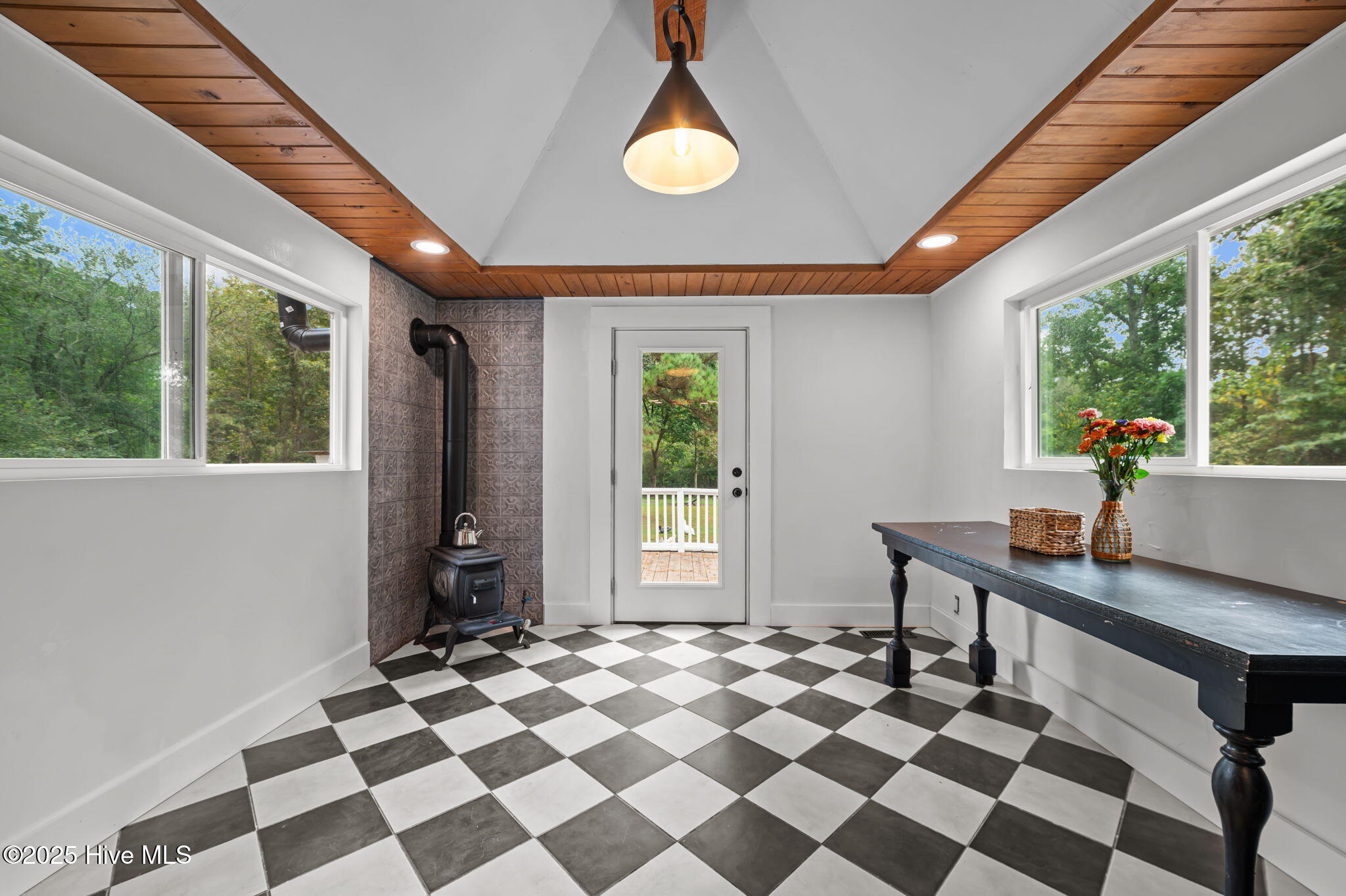 637 Hardison Road Bath, NC 27808 - Photo 12 of 48 1 Kitchen-stove