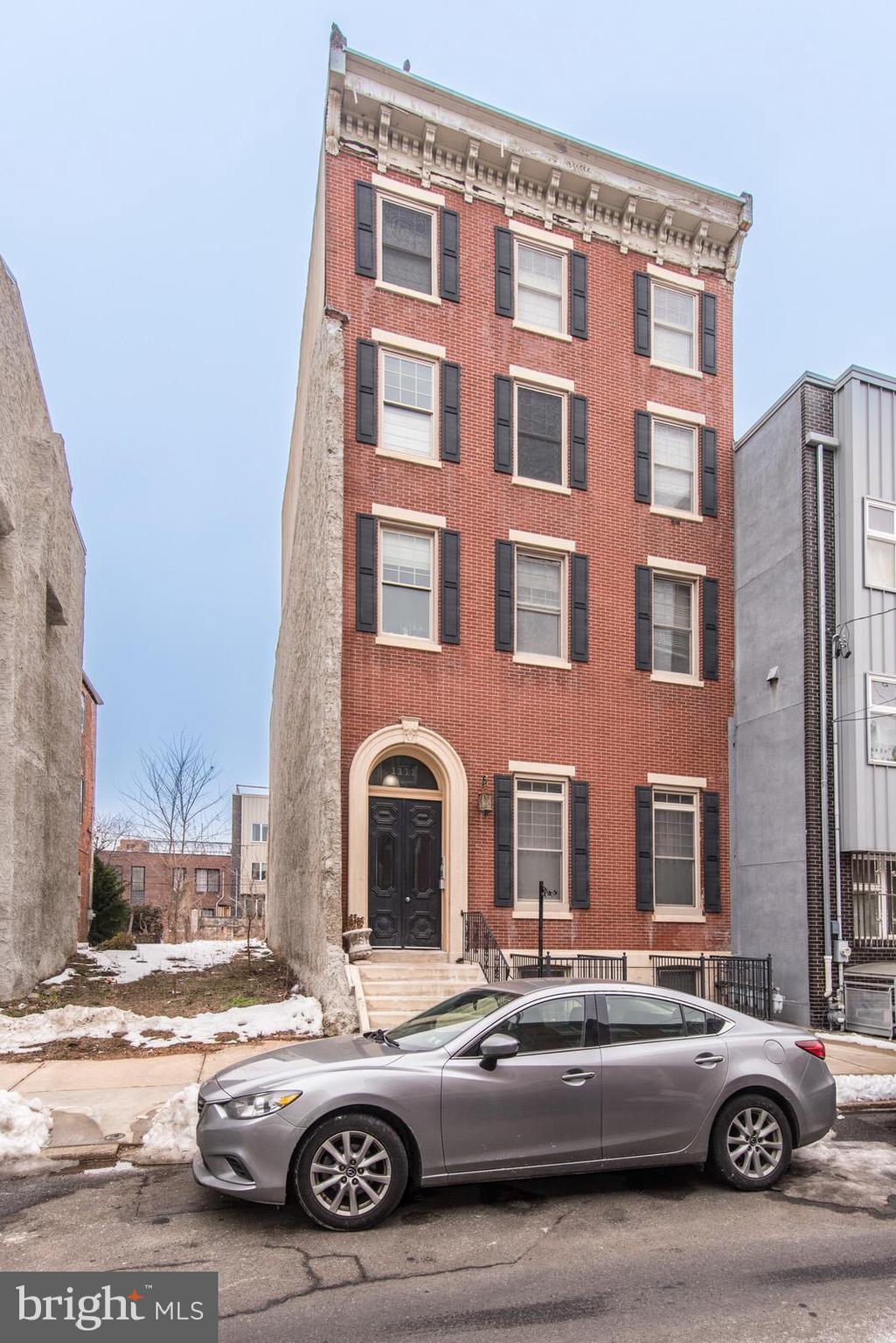 1111 Mt Vernon Street, Unit 2 Philadelphia, PA 19123 - Photo 2 of 62