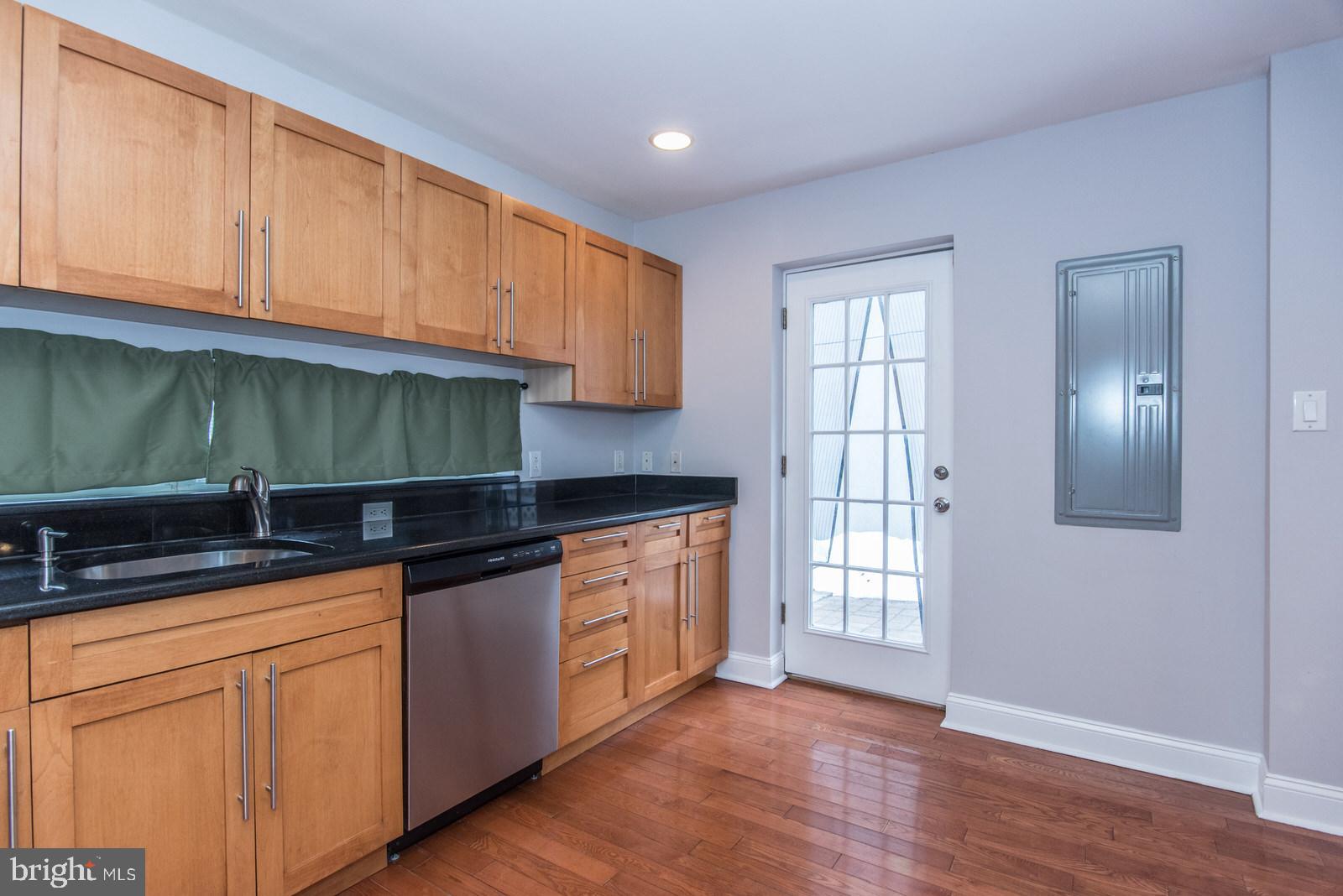 1111 Mt Vernon Street, Unit 2 Philadelphia, PA 19123 - Photo 37 of 62