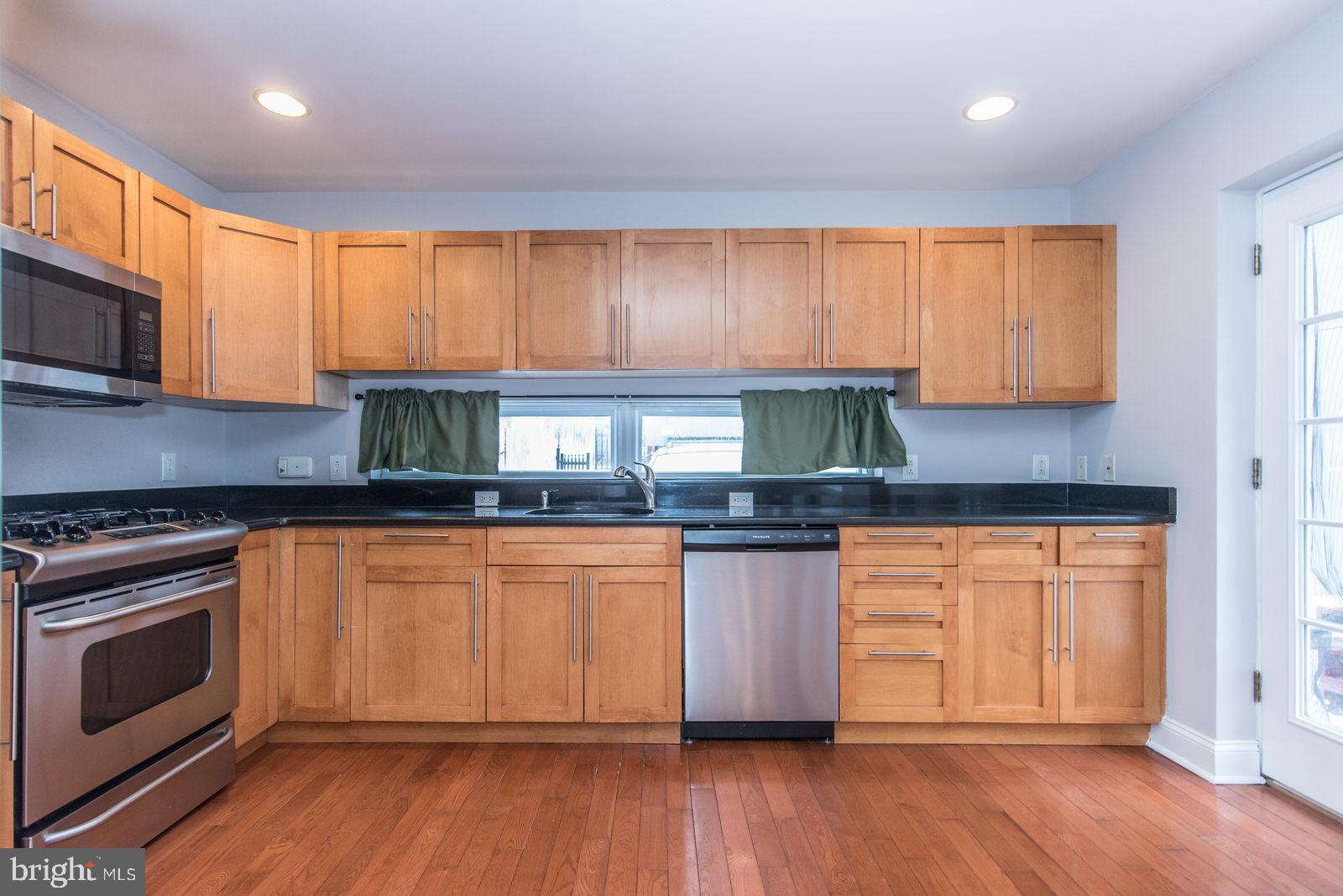 1111 Mt Vernon Street, Unit 2 Philadelphia, PA 19123 - Photo 44 of 62