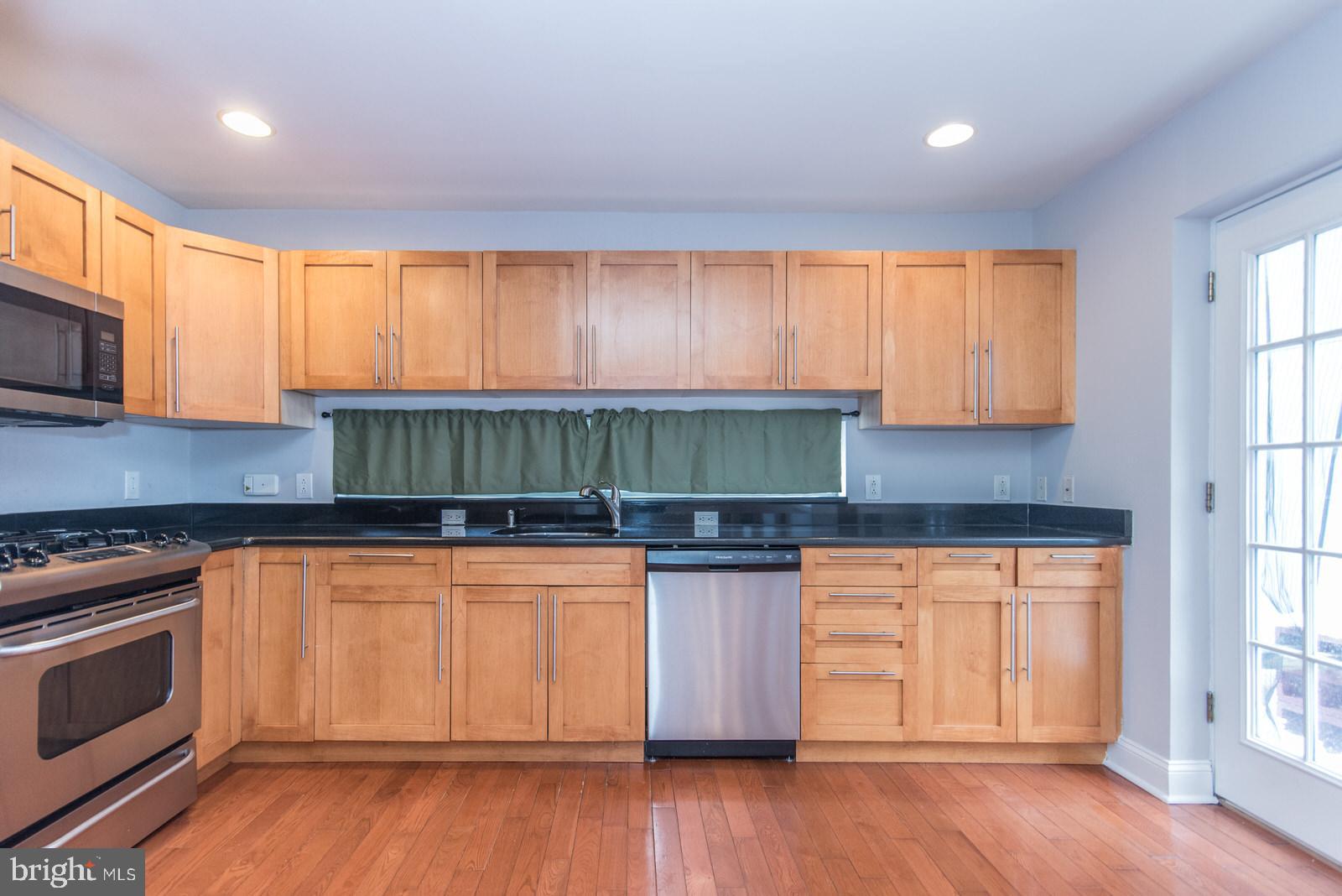 1111 Mt Vernon Street, Unit 2 Philadelphia, PA 19123 - Photo 45 of 62