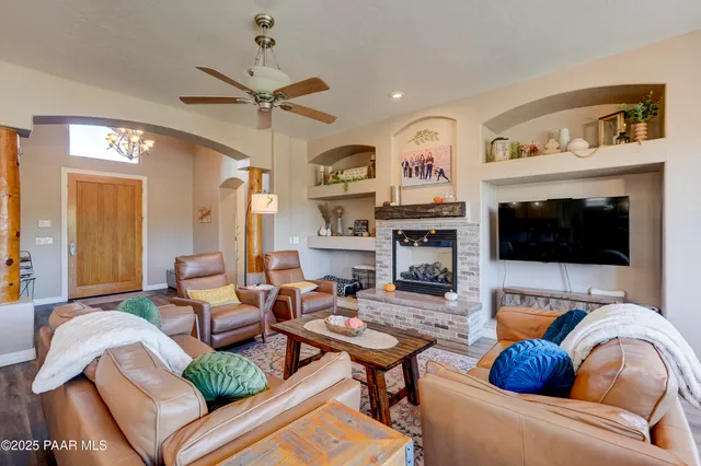 $860,000 | 422 Bloomingdale Drive, Prescott, AZ 86301