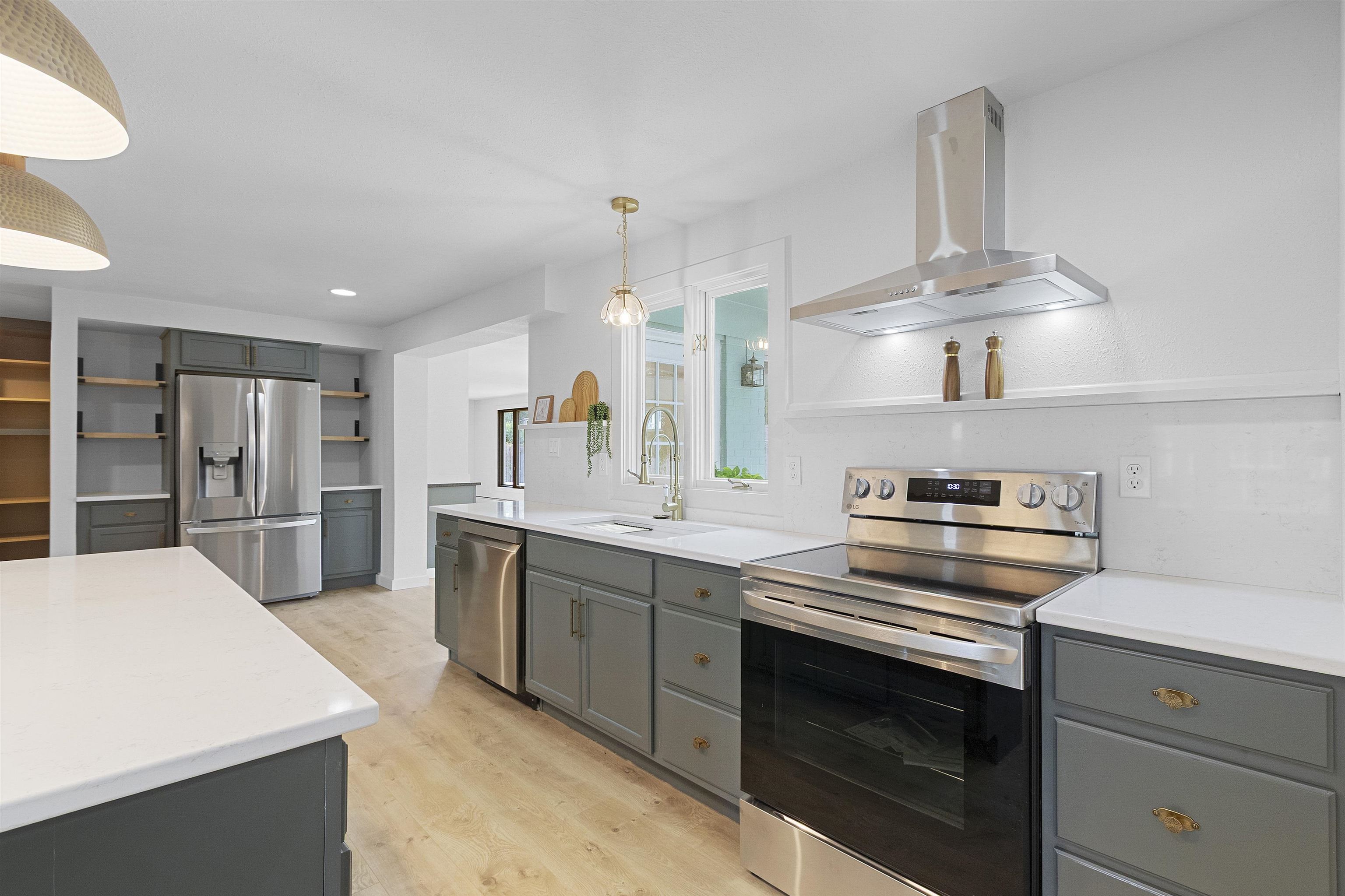 461 West Briar Lane Green Bay, WI 54301 - Photo 14 of 58