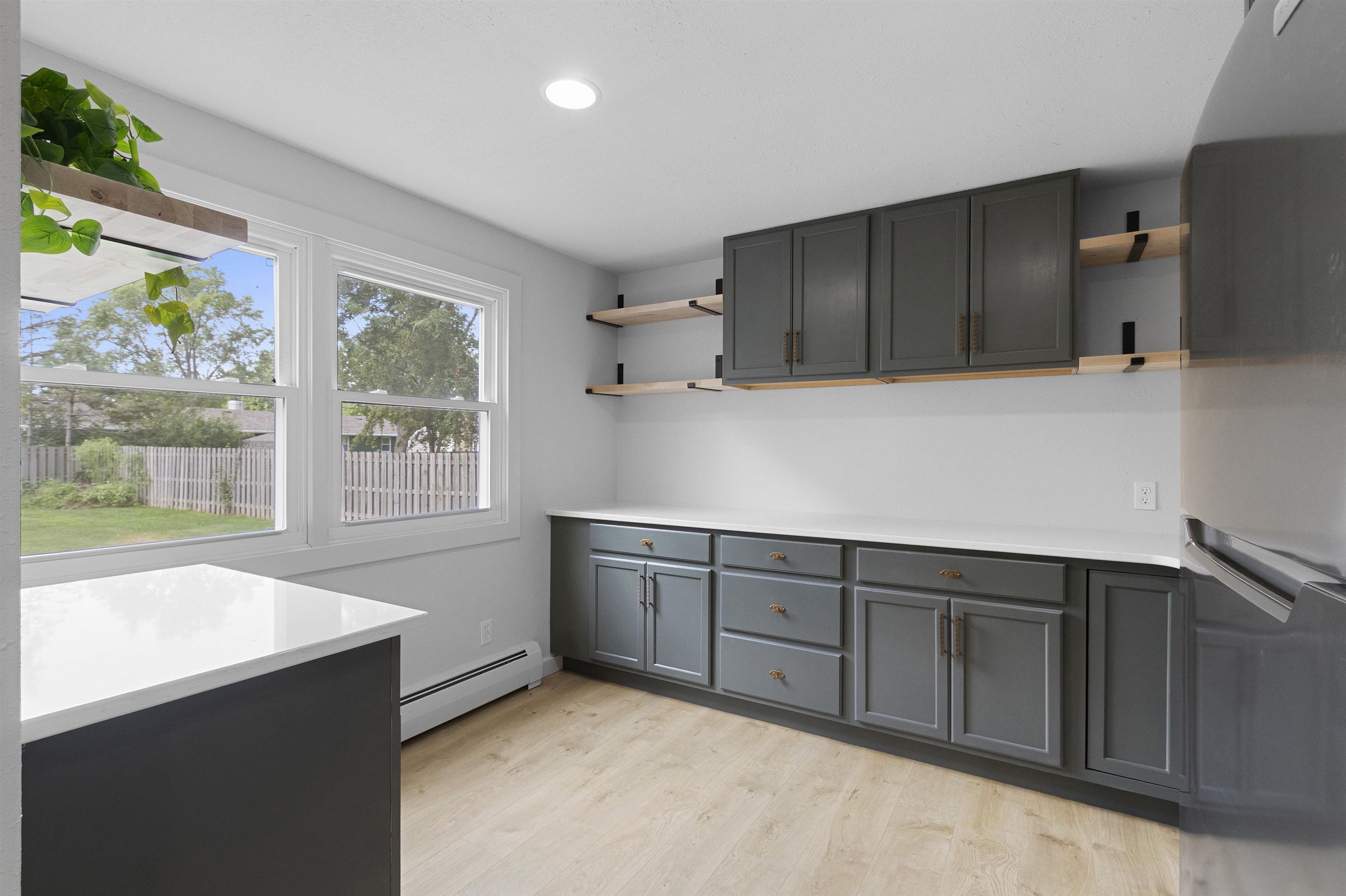 461 West Briar Lane Green Bay, WI 54301 - Photo 15 of 58