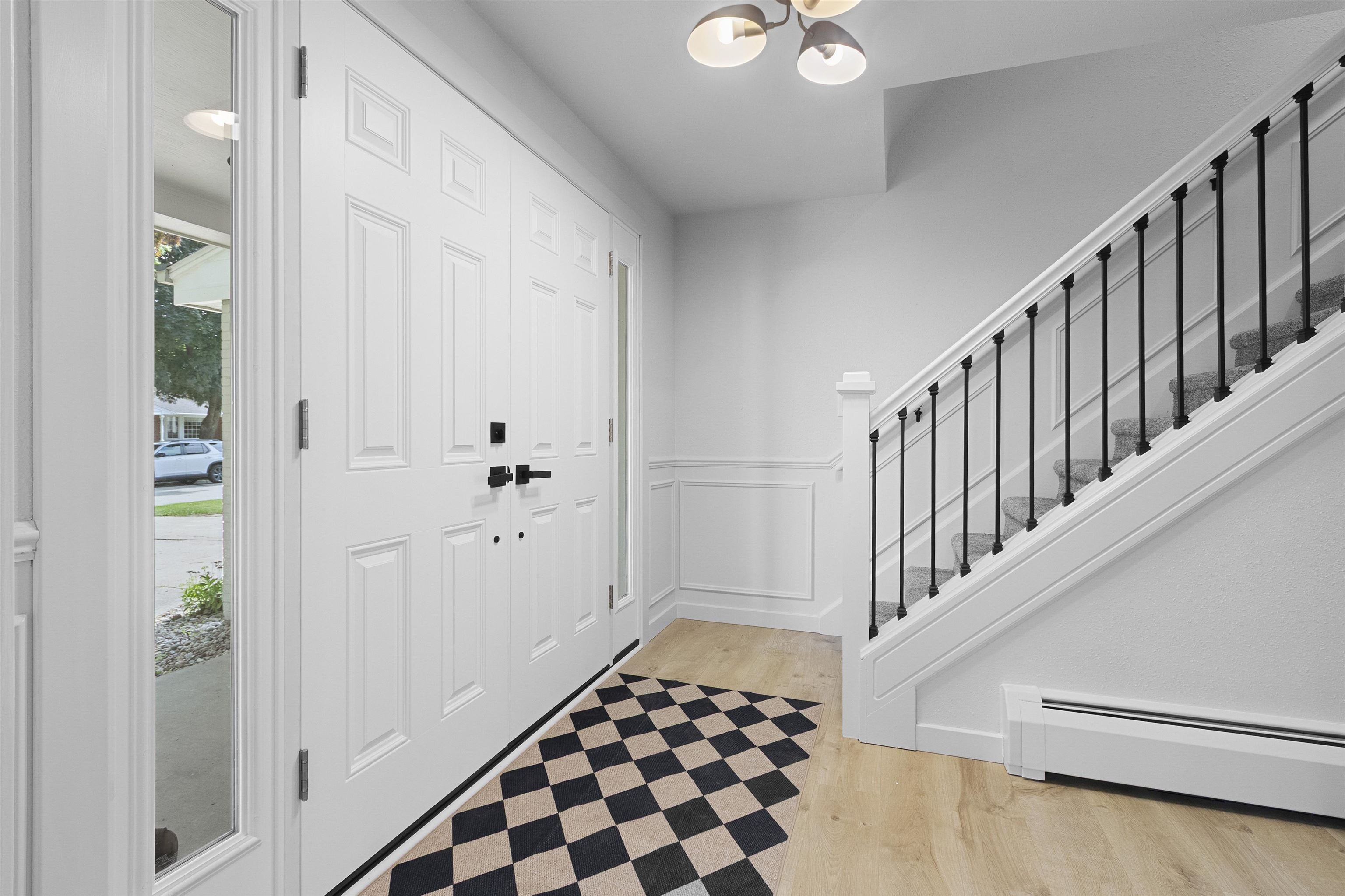 461 West Briar Lane Green Bay, WI 54301 - Photo 3 of 58