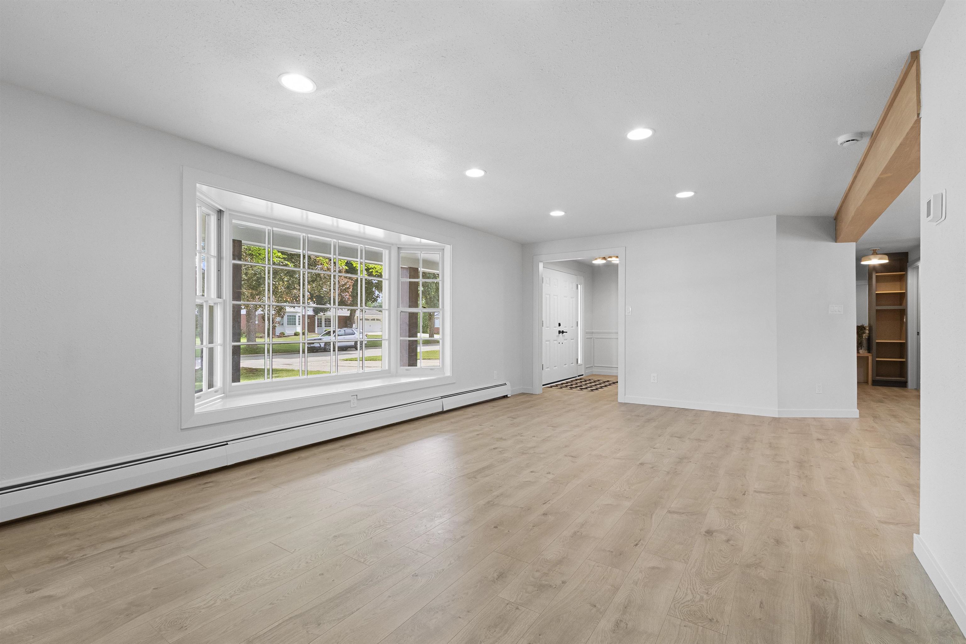 461 West Briar Lane Green Bay, WI 54301 - Photo 6 of 58