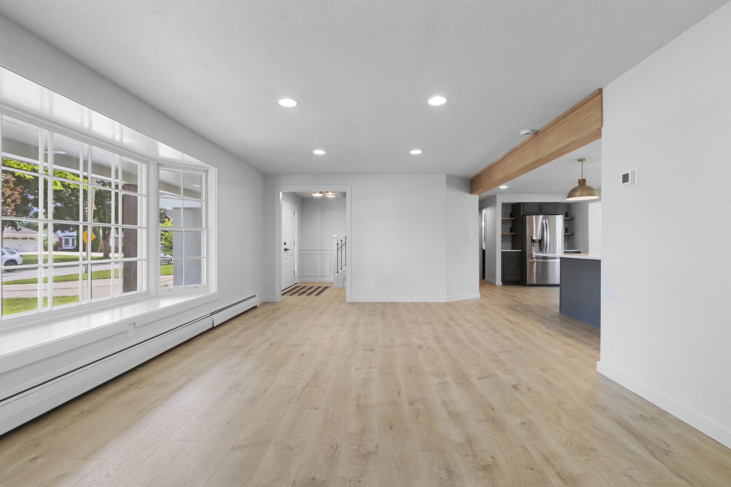 461 West Briar Lane Green Bay, WI 54301 - Photo 7 of 58