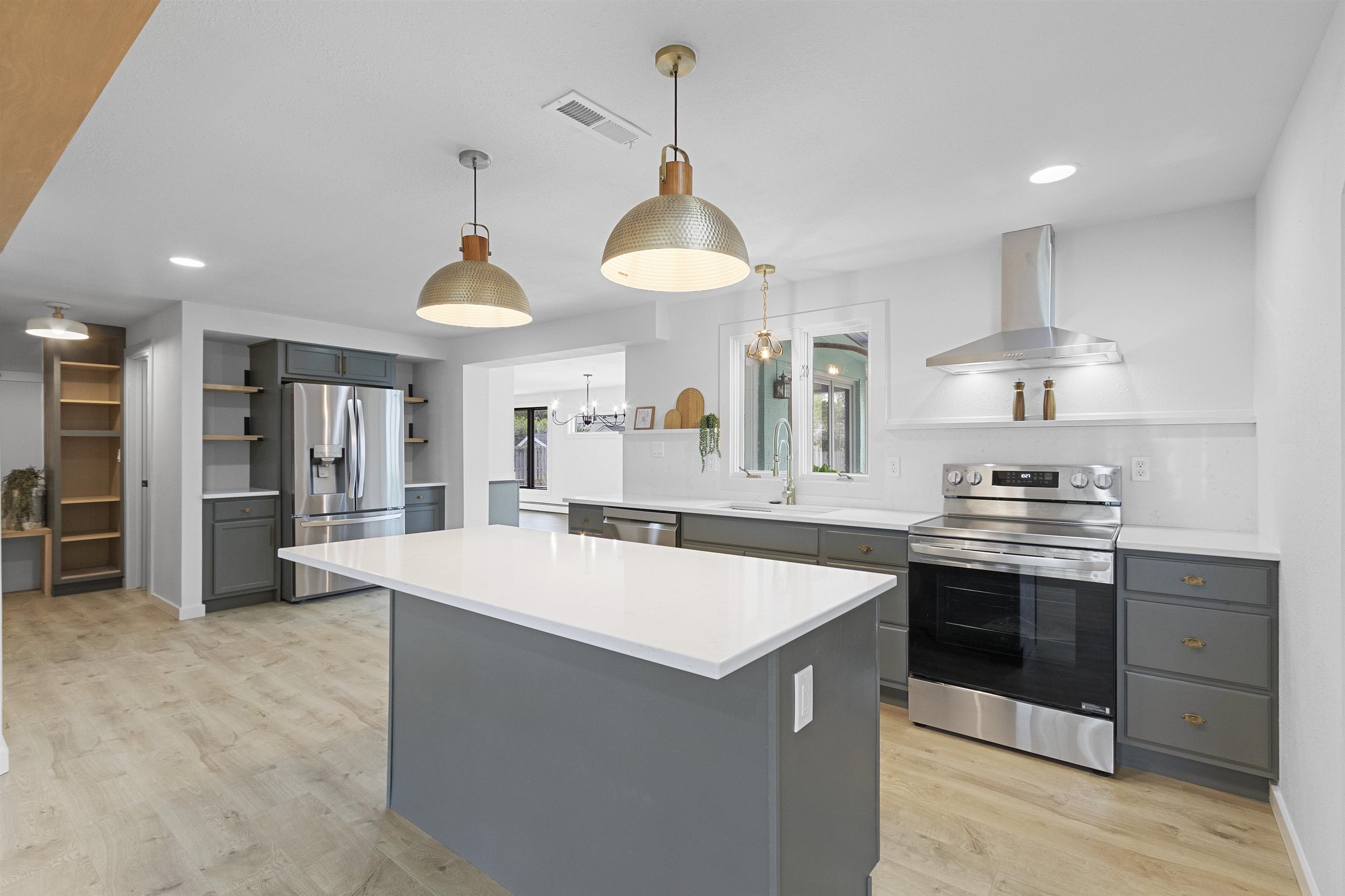 461 West Briar Lane Green Bay, WI 54301 - Photo 9 of 58