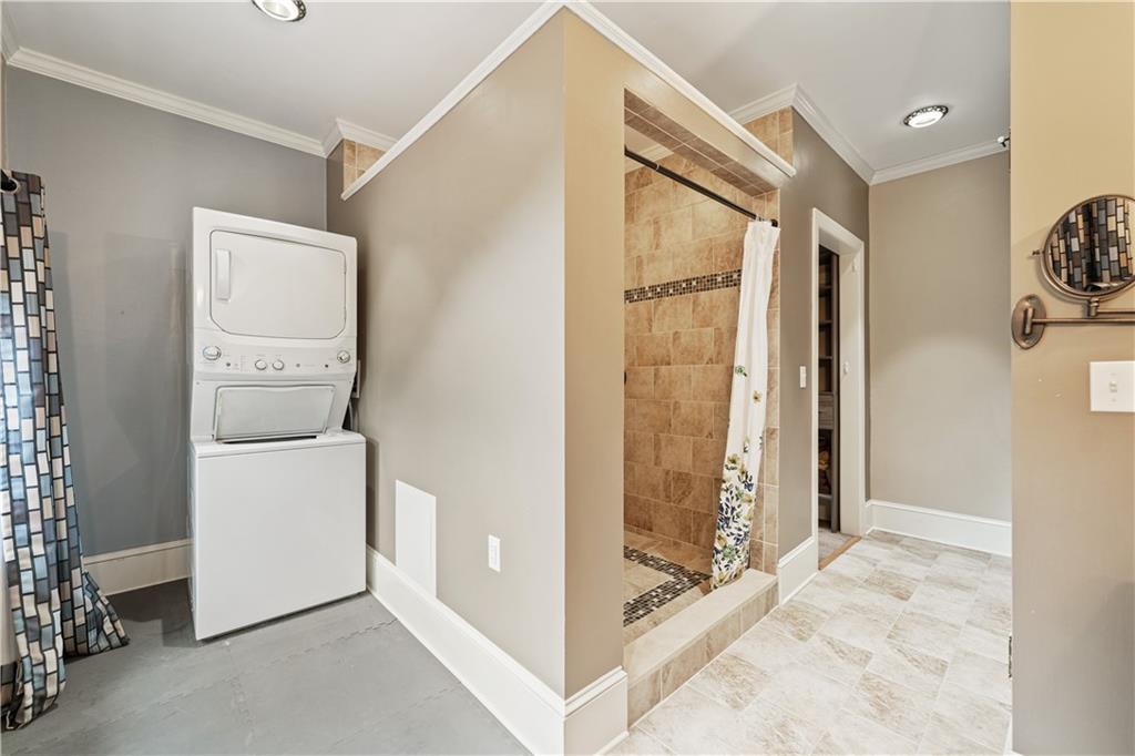 460 2nd Street Beaver, PA 15009 - Photo 33 of 50 Second Floor Laundry located in Owners Bath