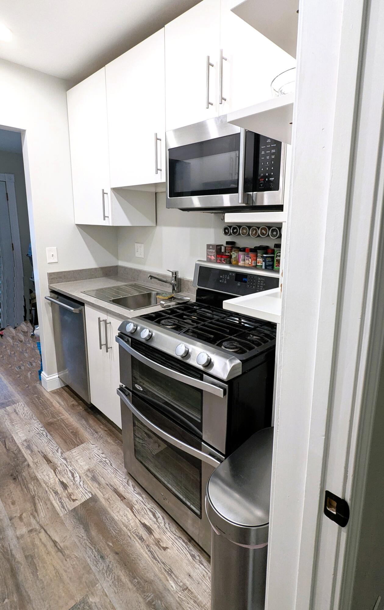 4635 Elizabeth Street Wayne, MI 48184 - Photo 12 of 37 Kitchen with stainless steel appliances