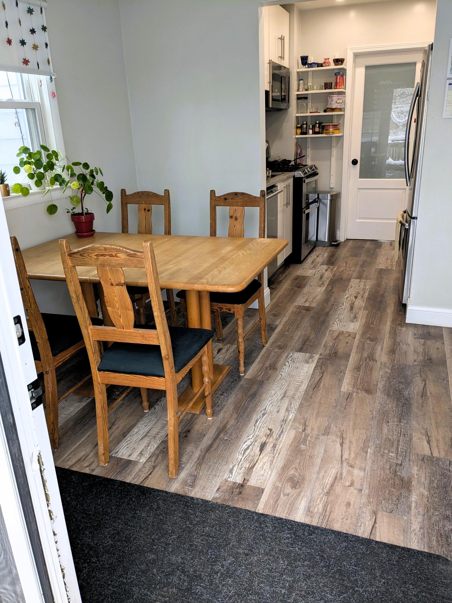 4635 Elizabeth Street Wayne, MI 48184 - Photo 17 of 37 Dining area as seen from the back deck