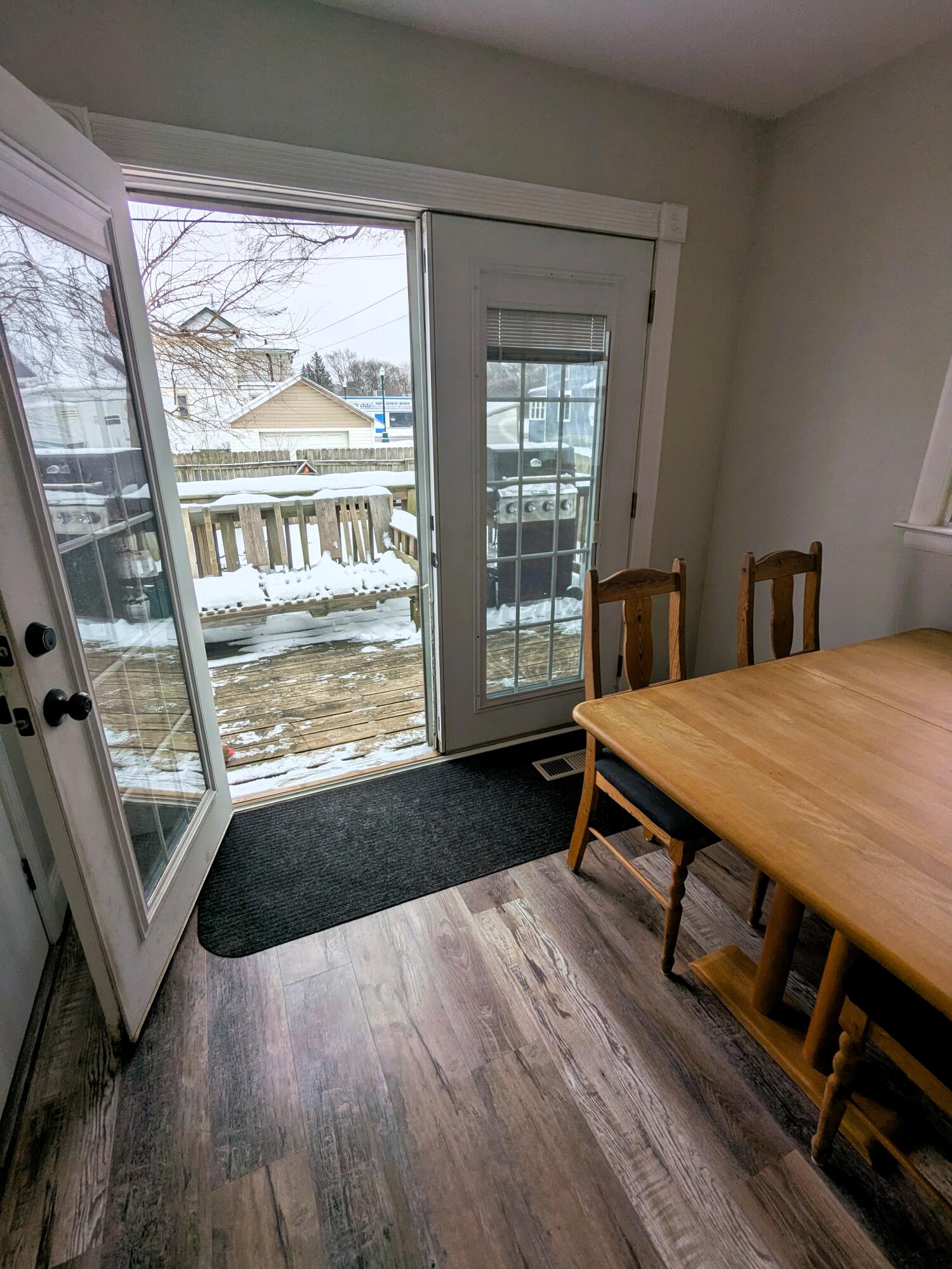 4635 Elizabeth Street Wayne, MI 48184 - Photo 20 of 37 Dining w View of Deck