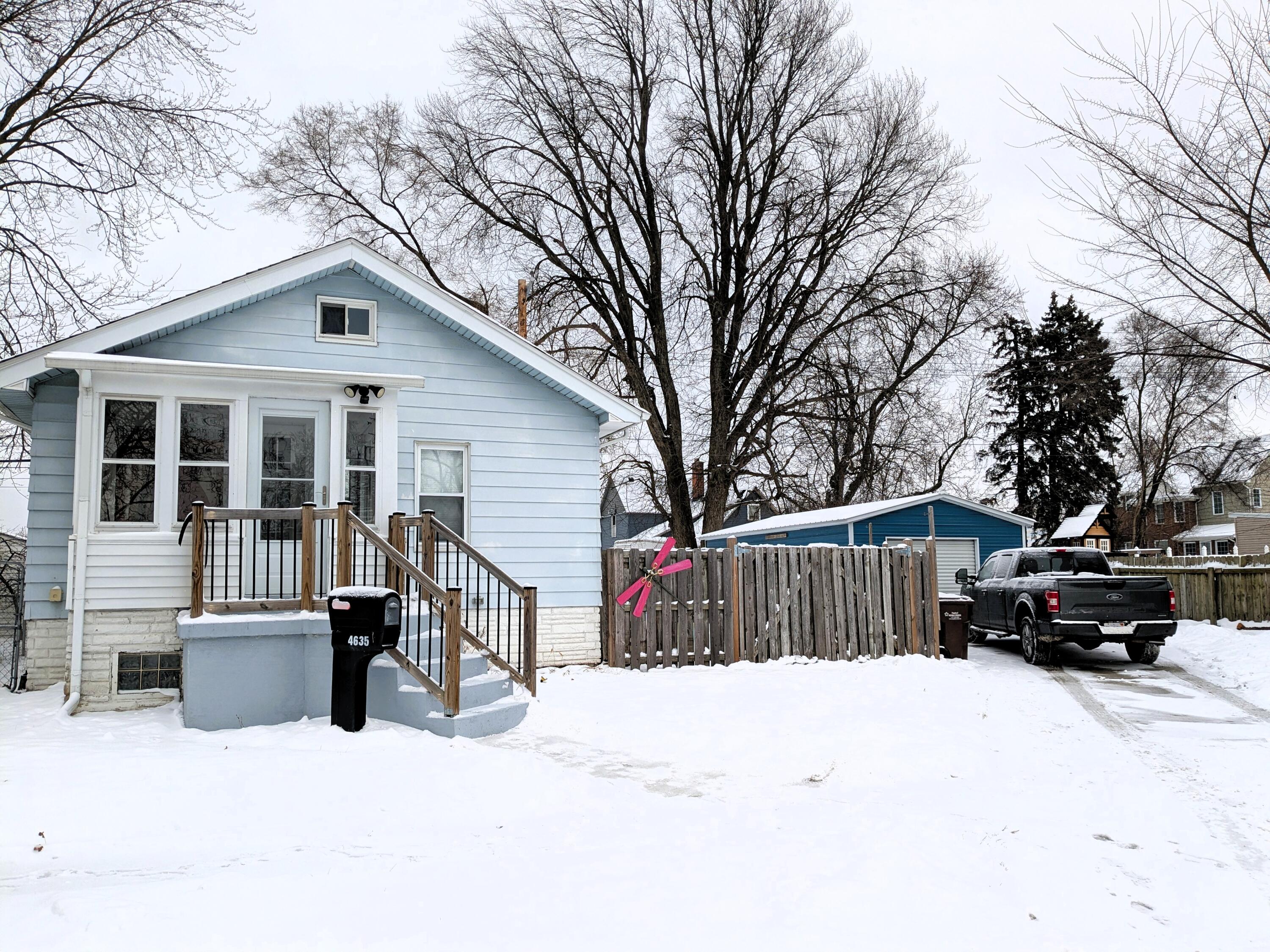4635 Elizabeth Street Wayne, MI 48184 - Photo 2 of 37 Small but Mighty on a spacious lot