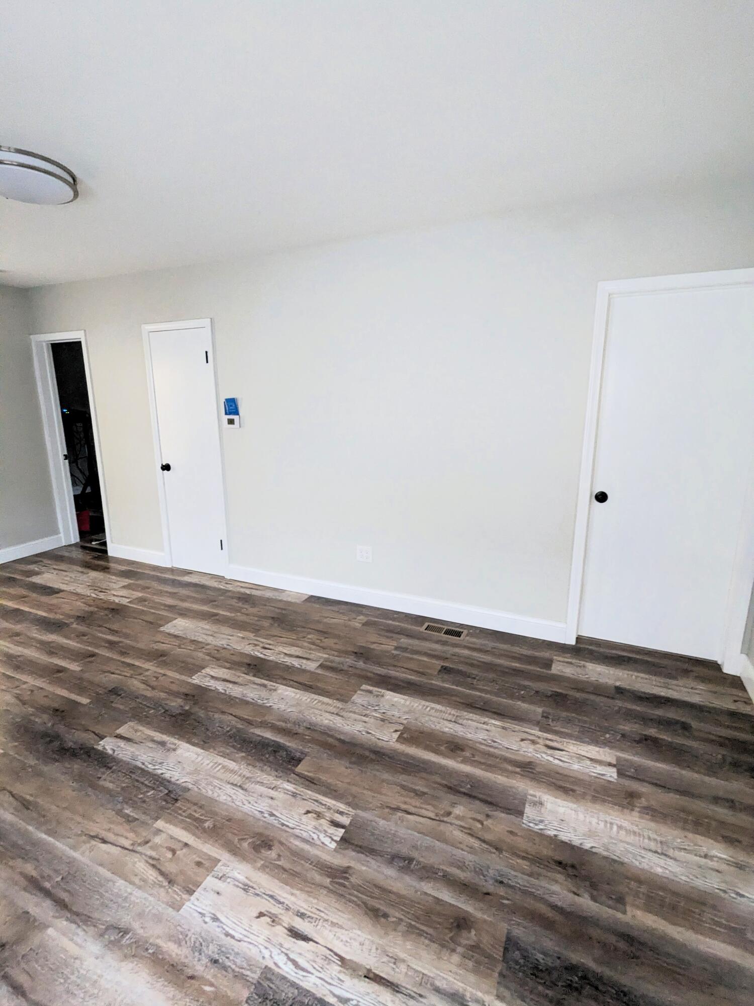 4635 Elizabeth Street Wayne, MI 48184 - Photo 7 of 37 Living Room III