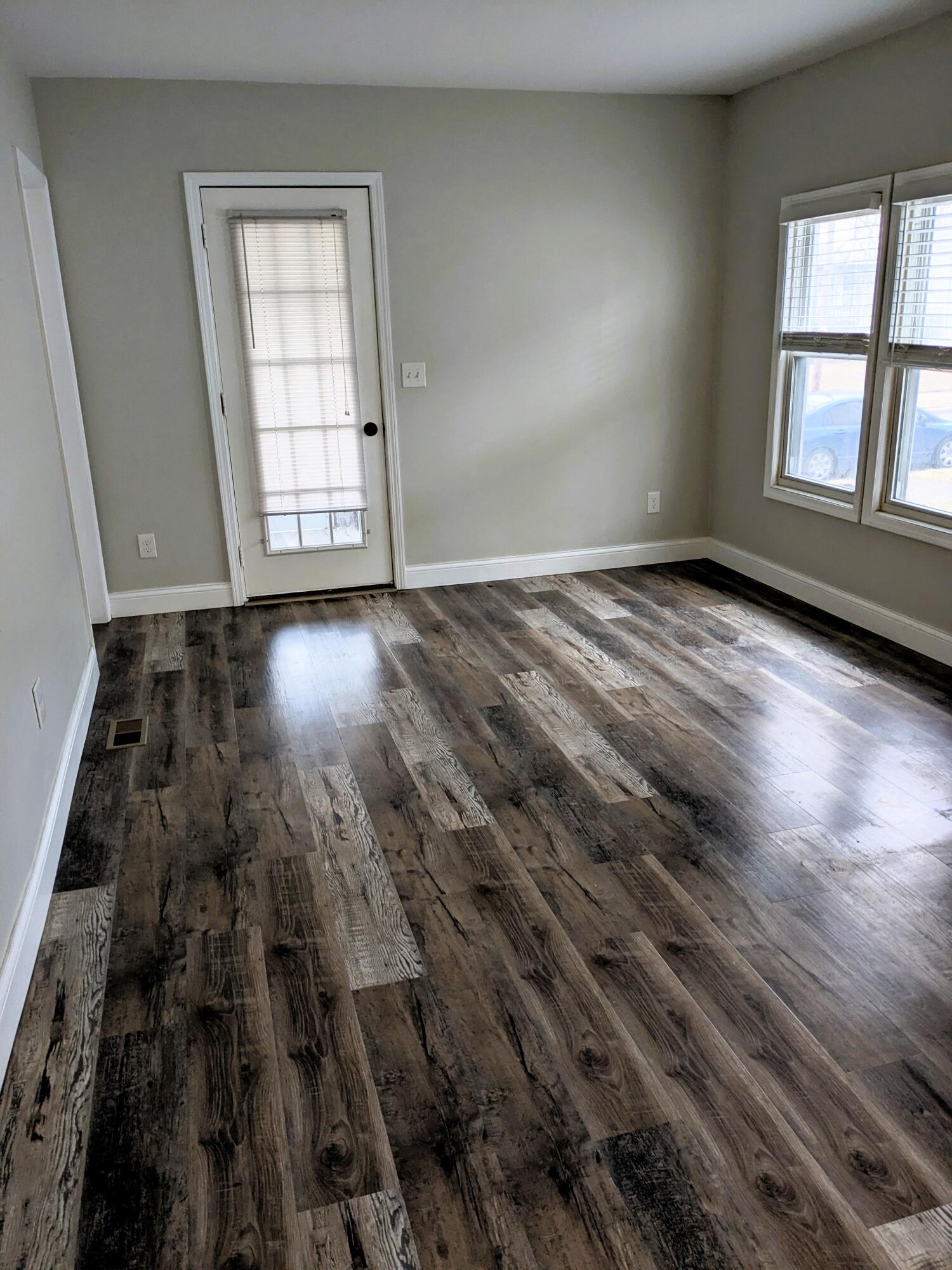 4635 Elizabeth Street Wayne, MI 48184 - Photo 9 of 37 Lots of light in the Living Room