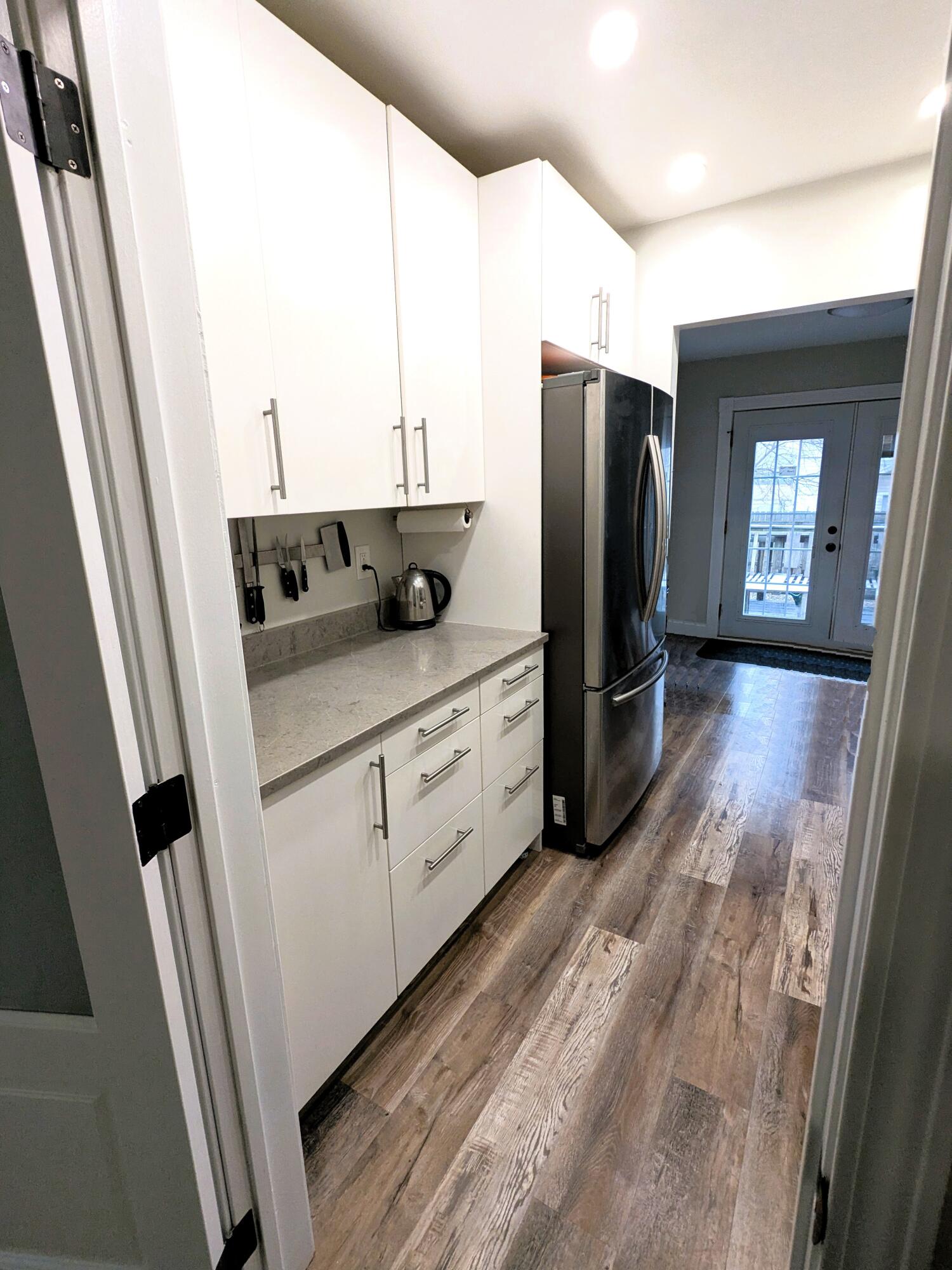 4635 Elizabeth Street Wayne, MI 48184 - Photo 10 of 37 Galley style kitchen