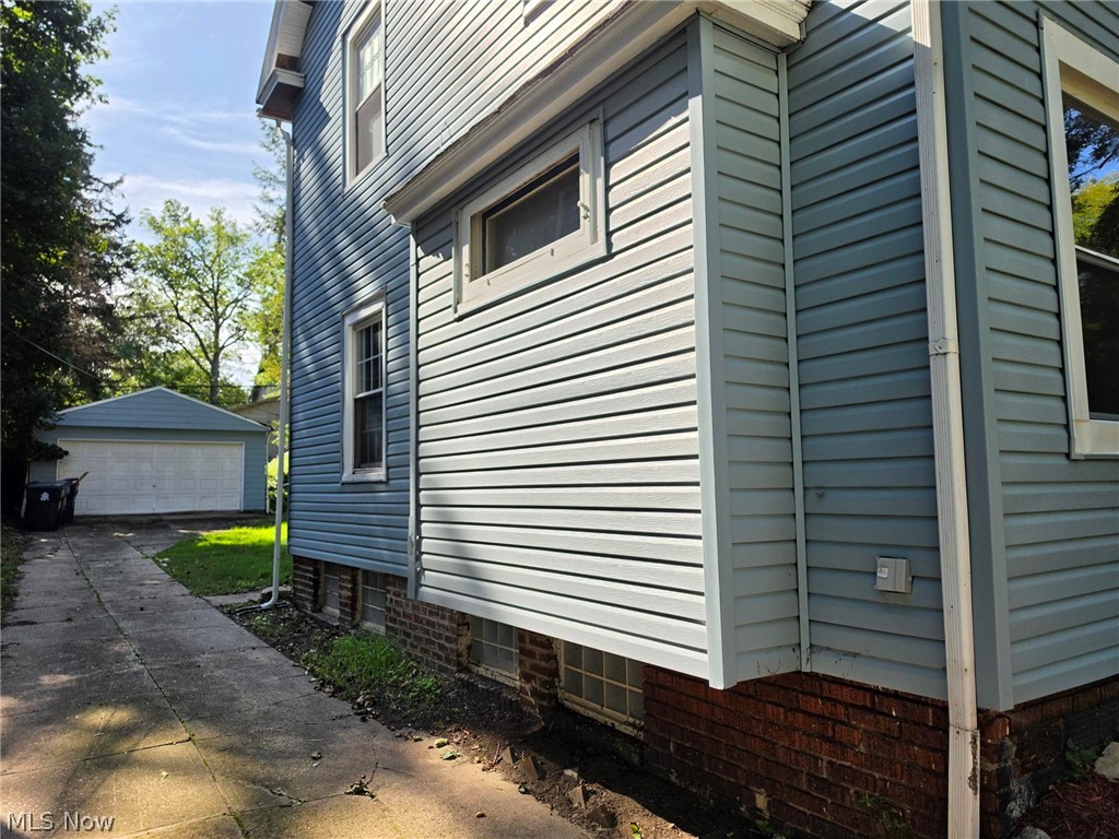 3192 Sycamore Road Cleveland, OH 44118 - Photo 3 of 28 Gallery Image 3