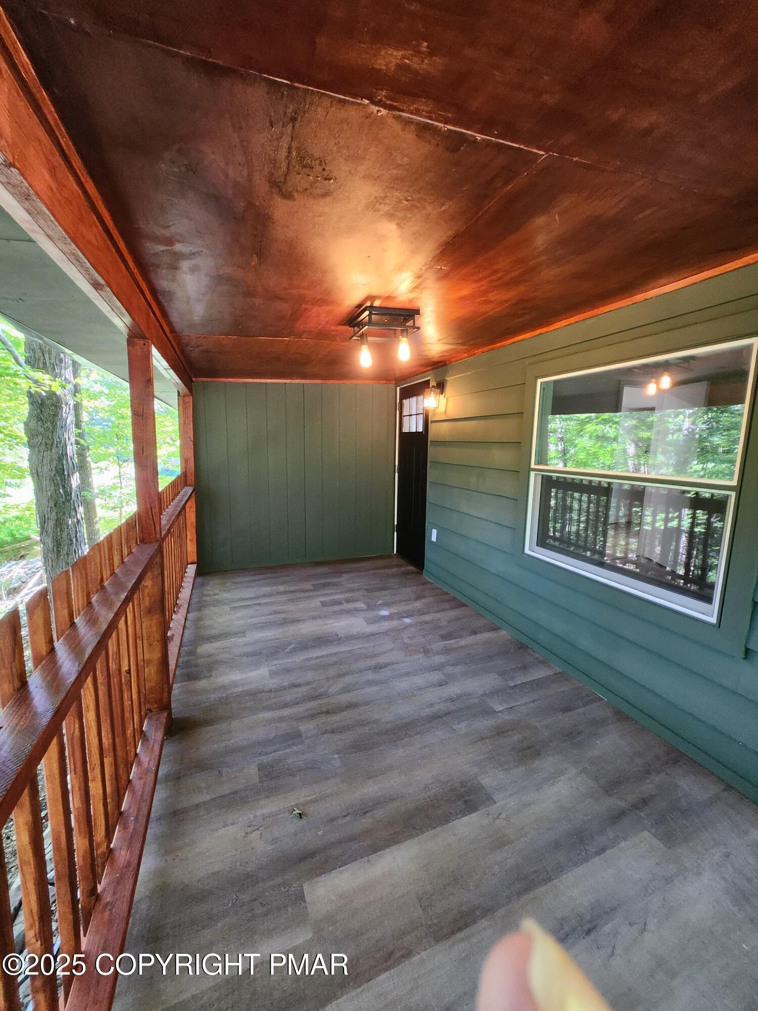 386 Hunters Farm Road Henryville, PA 18332 - Photo 5 of 18 a view of an entryway