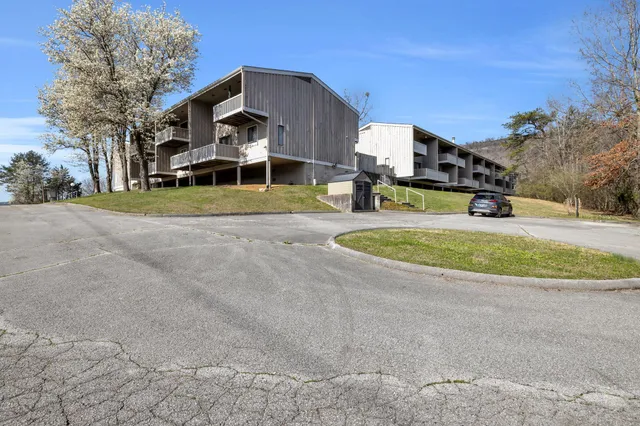 $180,000 | 800 Reads Lake Road, Unit 317, Chattanooga, TN 37415