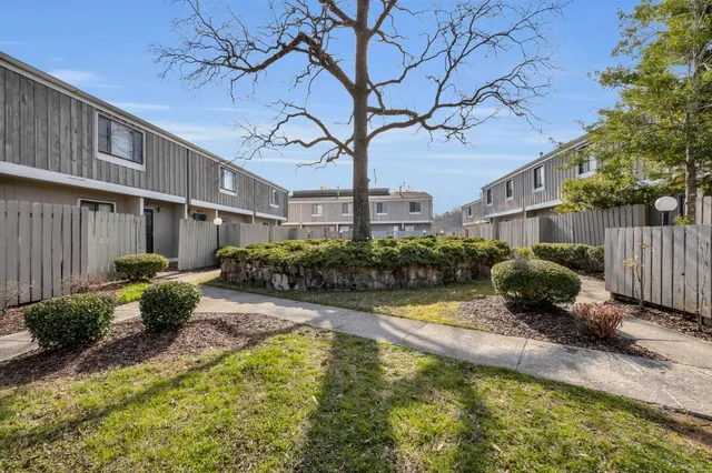 $180,000 | 800 Reads Lake Road, Unit 317, Chattanooga, TN 37415