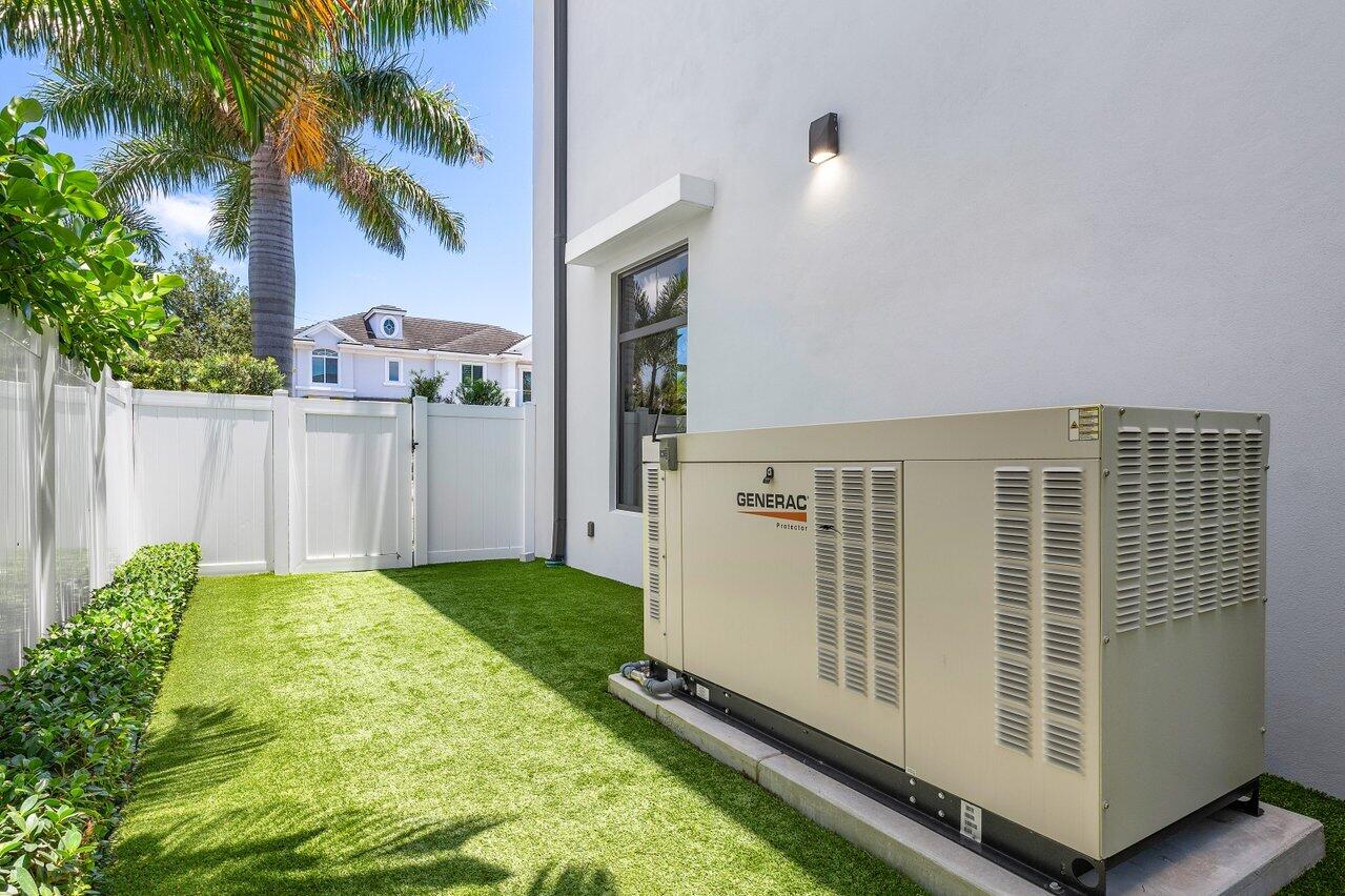 464 Northeast 7th Street Boca Raton, FL 33432 - Photo 21 of 67 057-464Northeast7thStreet-BocaRaton-FL-3