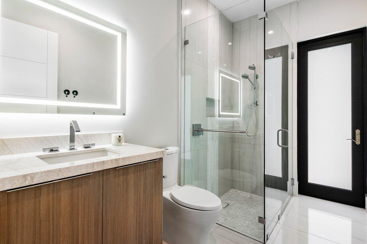 464 Northeast 7th Street Boca Raton, FL 33432 - Photo 39 of 67 Cabana Bath