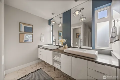 $2,299,950 | 332 10th Avenue South, Kirkland, WA 98033