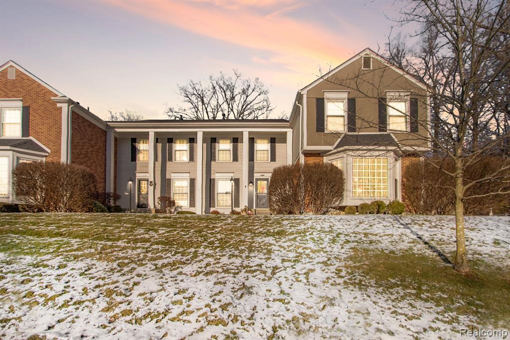 1102 Kings Cove Drive Rochester Hills, MI 48306 - Photo 2 of 31