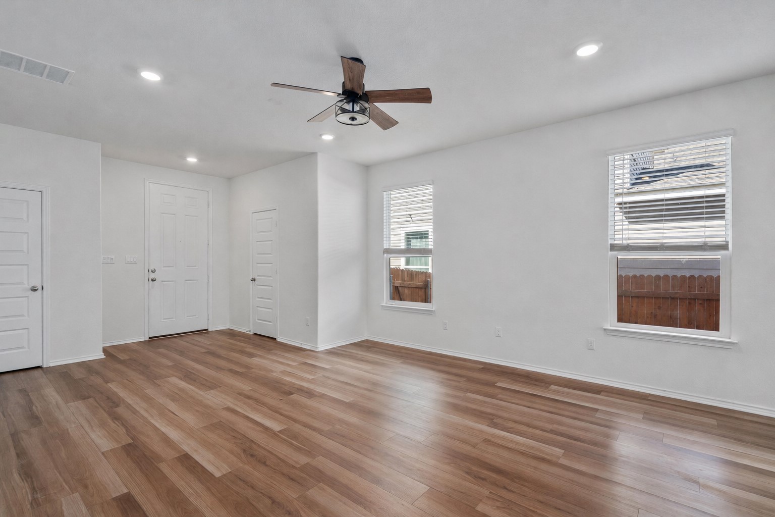 1032 Santiam Street Georgetown, TX 78626 - Photo 11 of 40