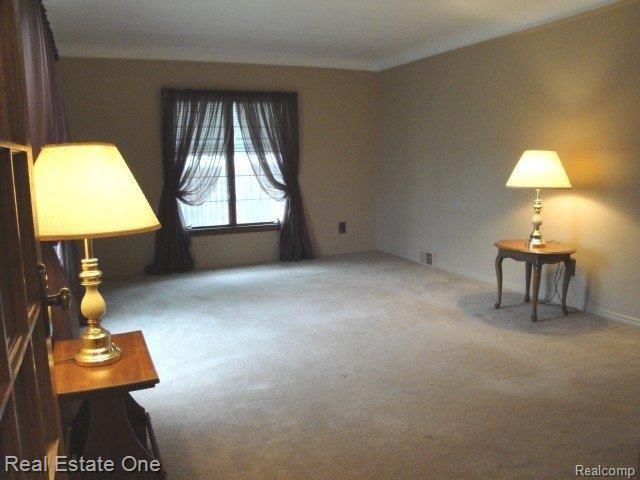 2234 Rosemont Road Berkley, MI 48072 - Photo 2 of 18 Spacious living room