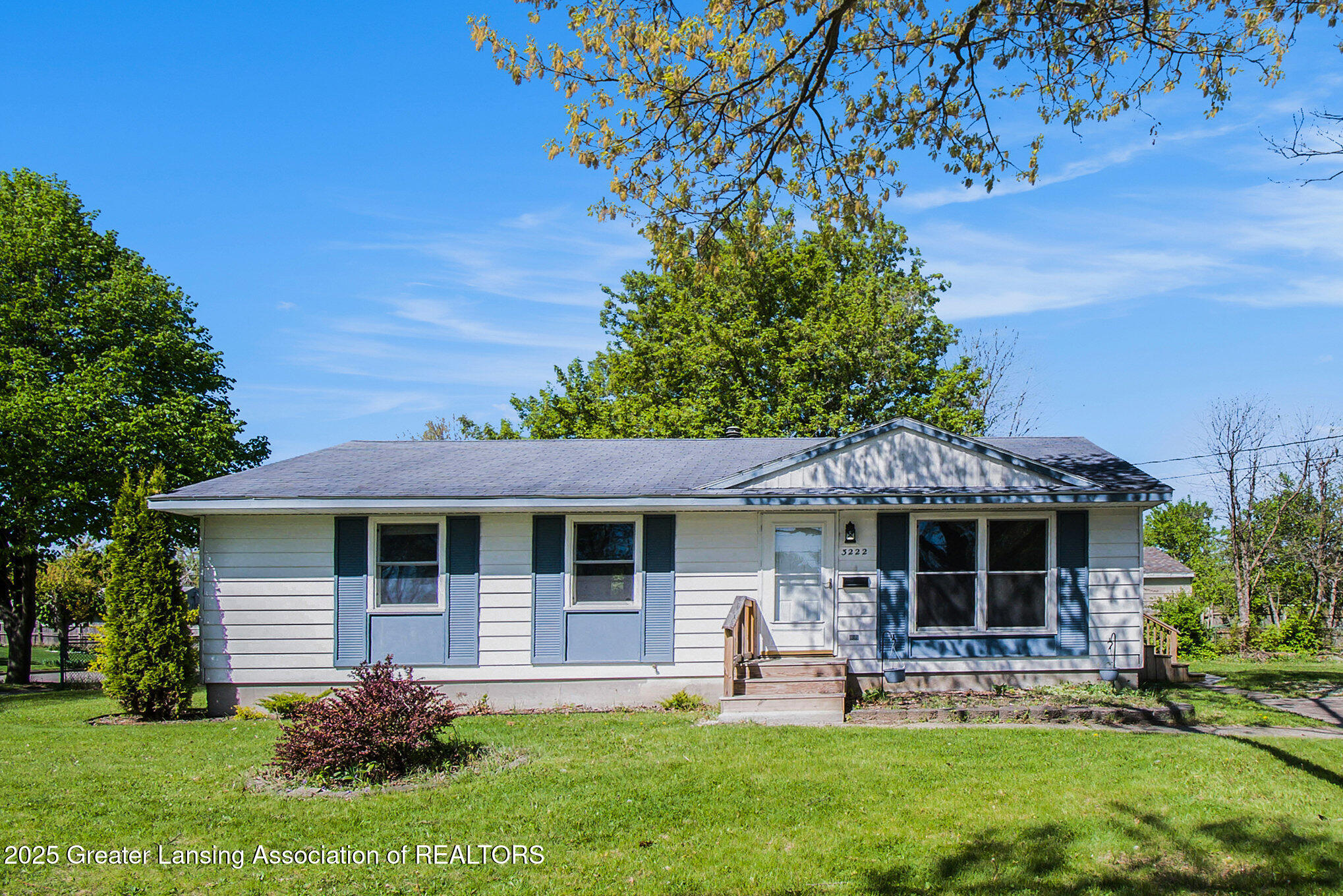 3222 Shetland Road Lansing, MI 48911 - Photo 1 of 24 001__ndp4962-_880