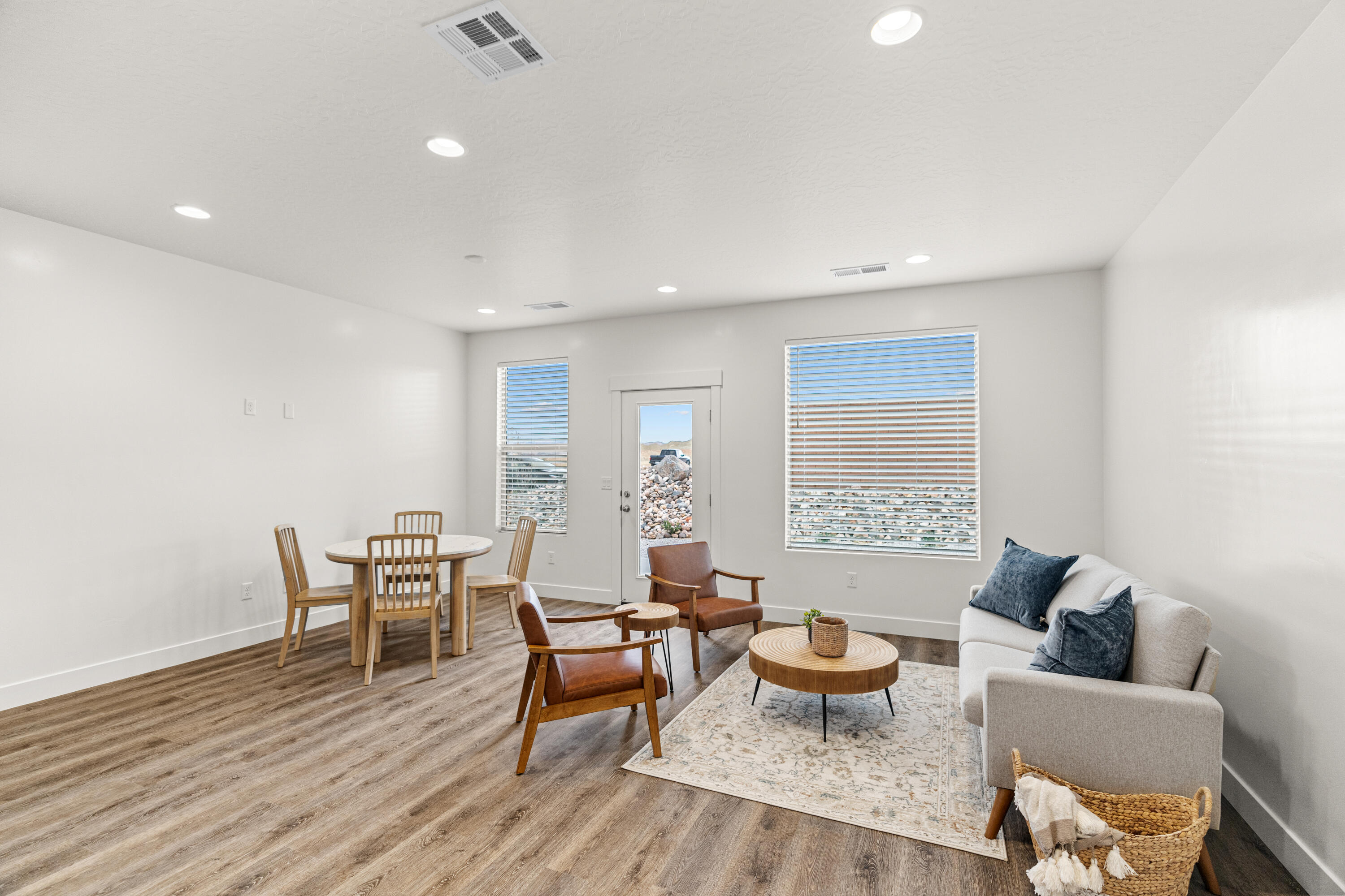 317 Southern View Street St. George, UT 84790 - Photo 9 of 29 DSC08021