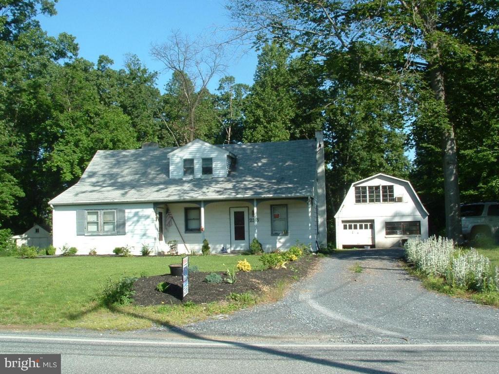 235 West Ridge Road Elizabethtown, PA 17022 - Photo 1 of 5 a front view of a house with a yard