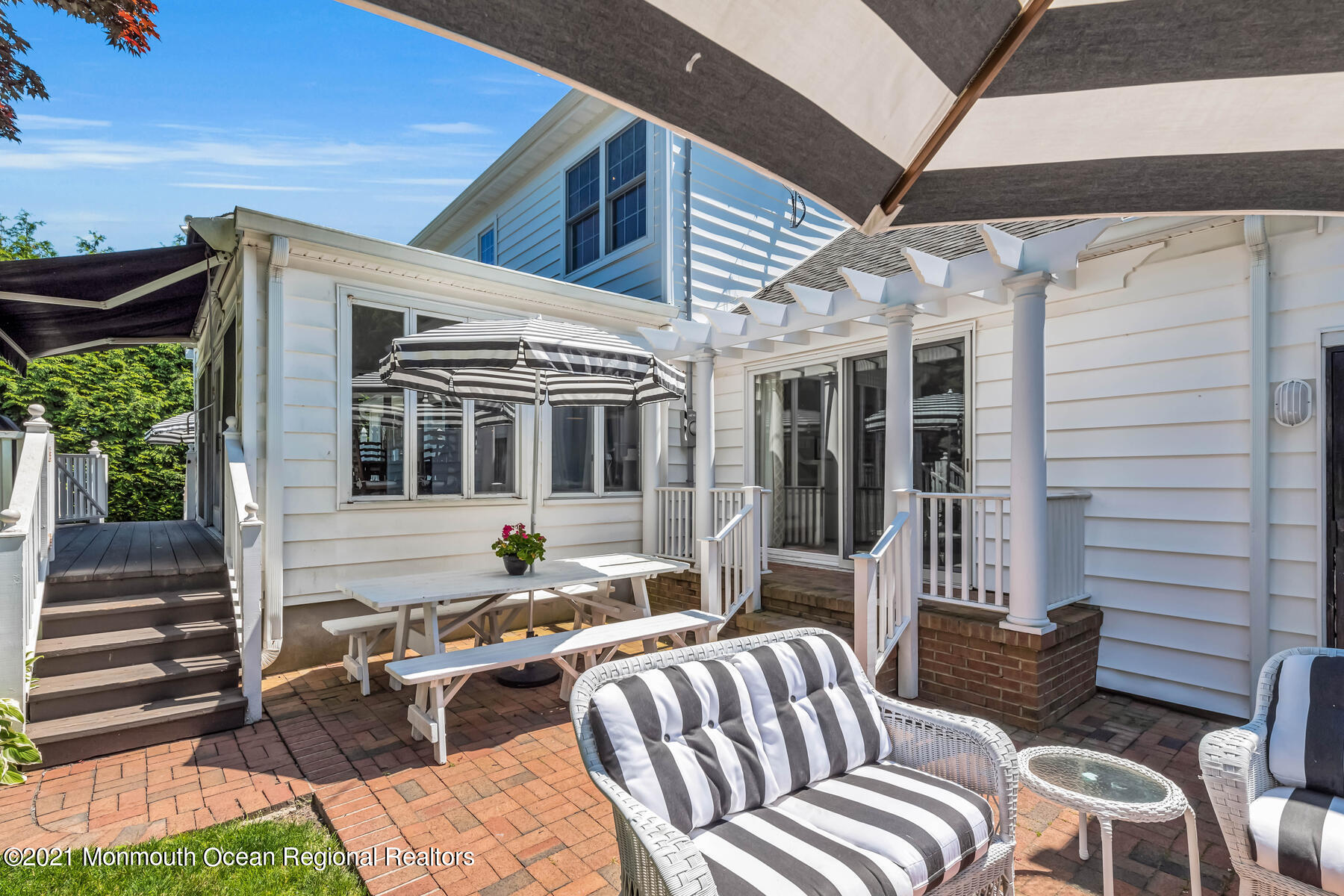 200 Lorraine Avenue Spring Lake, NJ 07762 - Photo 35 of 36 a outdoor living area with furniture