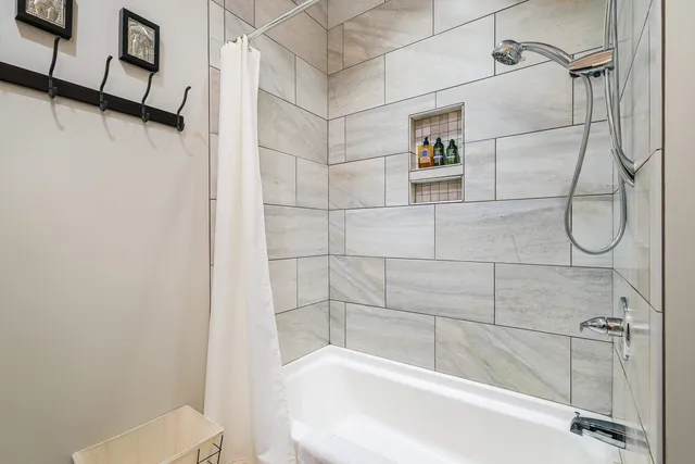 $949,900 | 124 Steeplechase Drive, Penn Laird, VA 22846