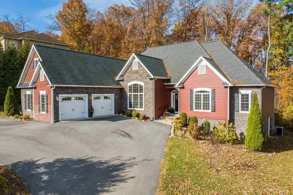 $939,900 | 124 Steeplechase Drive, Penn Laird, VA 22846