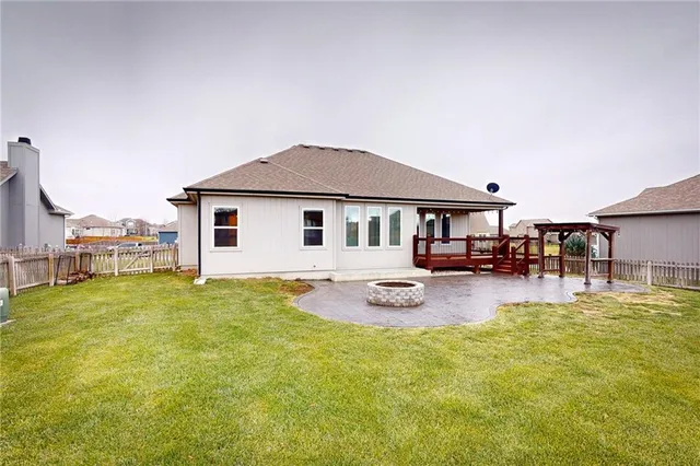 $525,000 | 309 Southwest Chelmsford Drive, Blue Springs, MO 64014