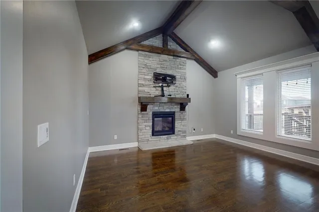 $525,000 | 309 Southwest Chelmsford Drive, Blue Springs, MO 64014