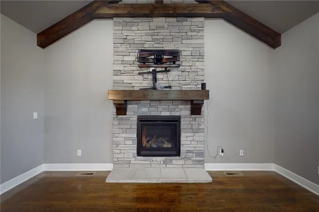 $525,000 | 309 Southwest Chelmsford Drive, Blue Springs, MO 64014