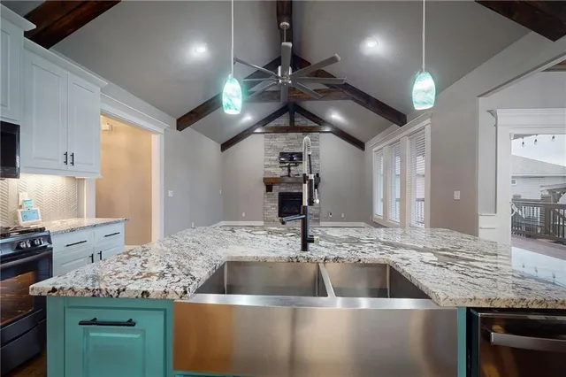 $525,000 | 309 Southwest Chelmsford Drive, Blue Springs, MO 64014